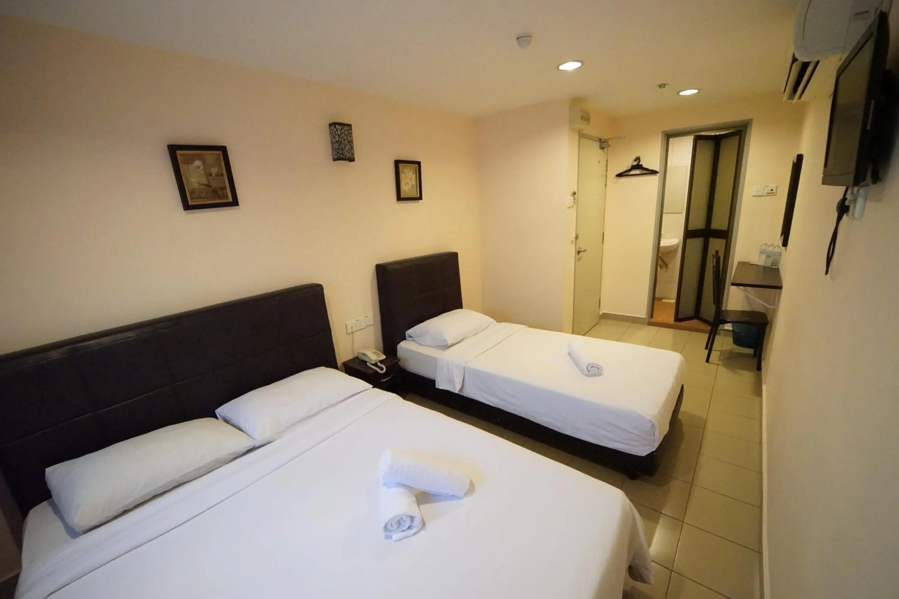 Bedroom, Bed in Hotel A-One