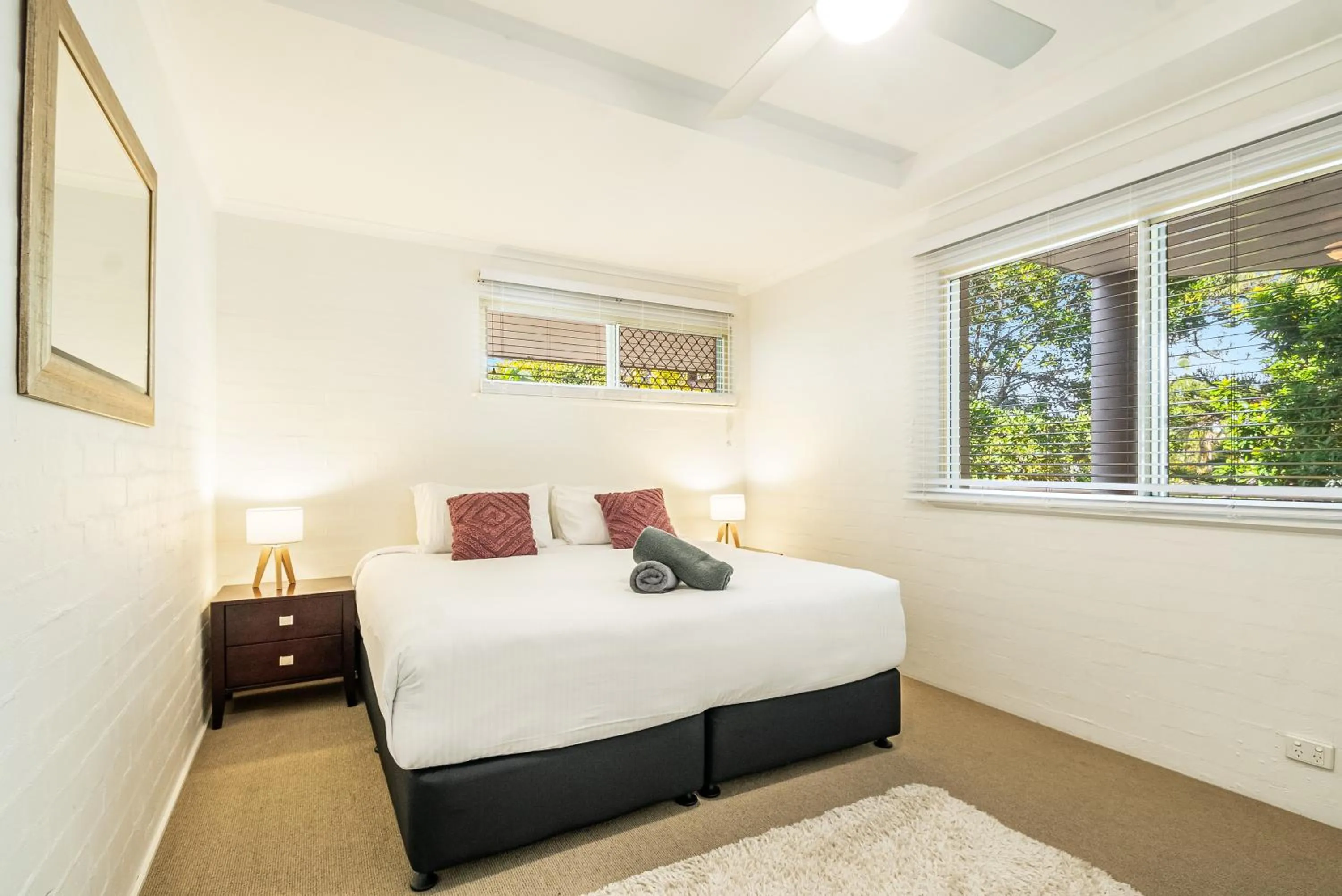 Bed in Mariner Bay Apartments