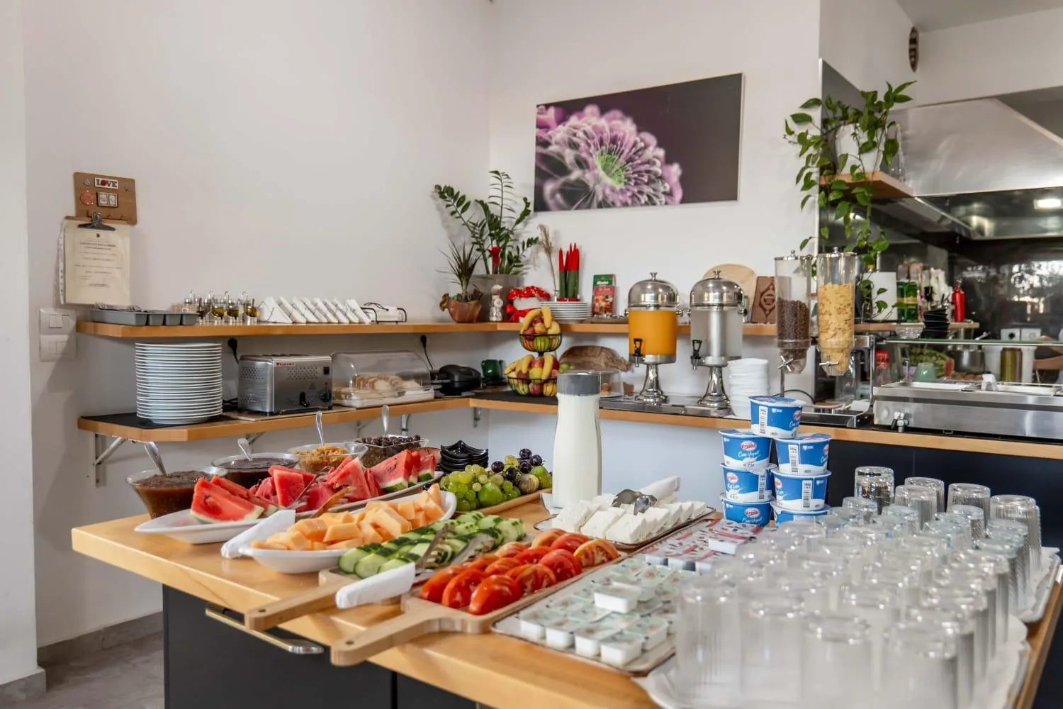 Breakfast in Villa Green Garden