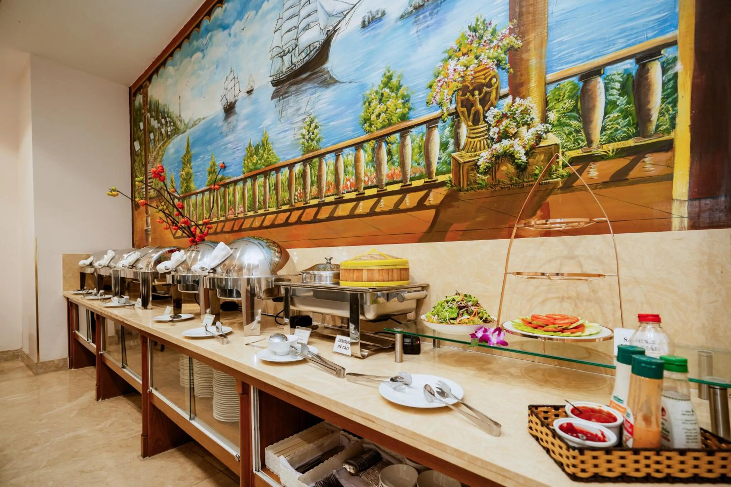 Restaurant/places to eat in Cap Town Hotel