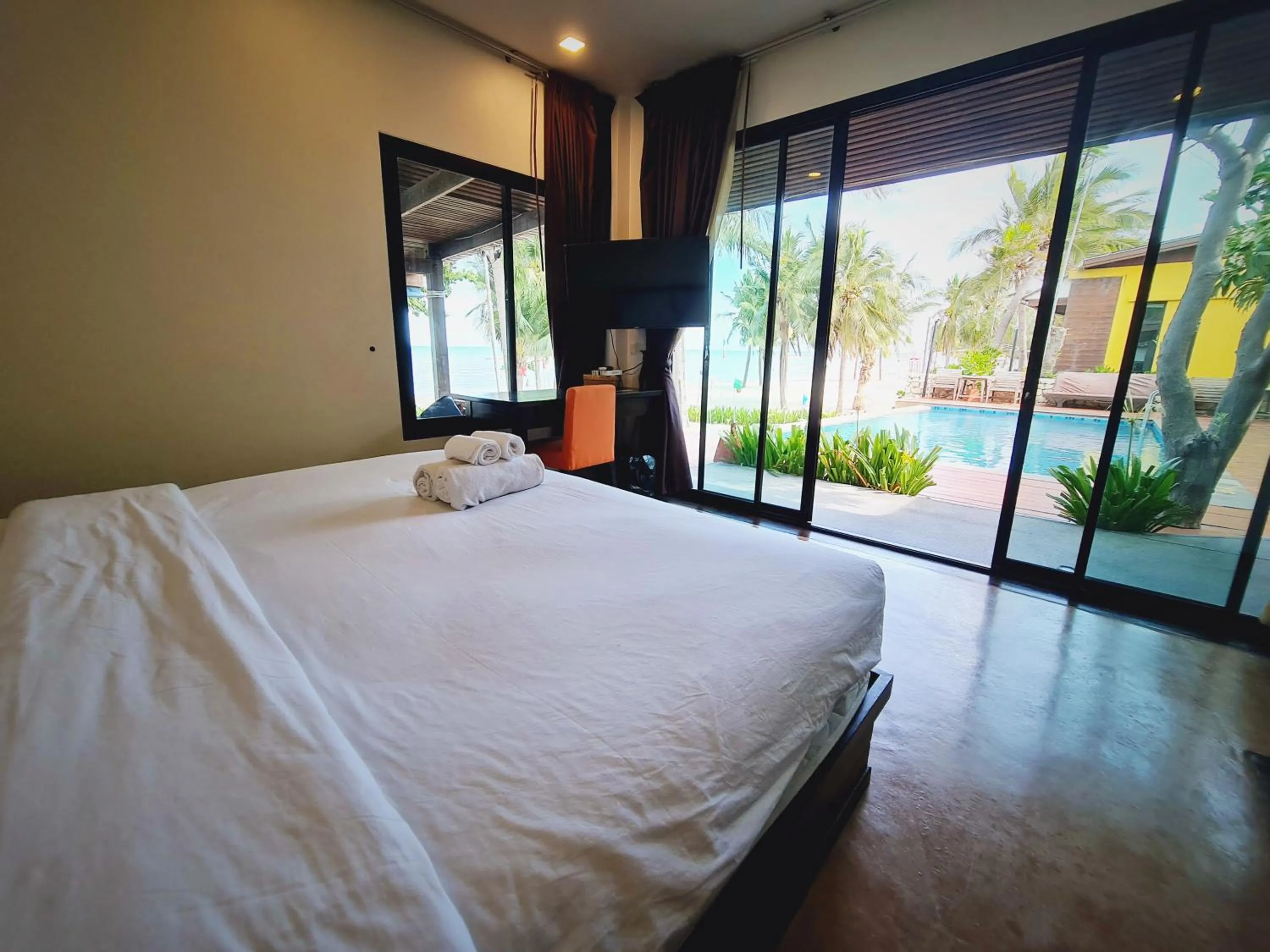 Bed in Chidlom Resort