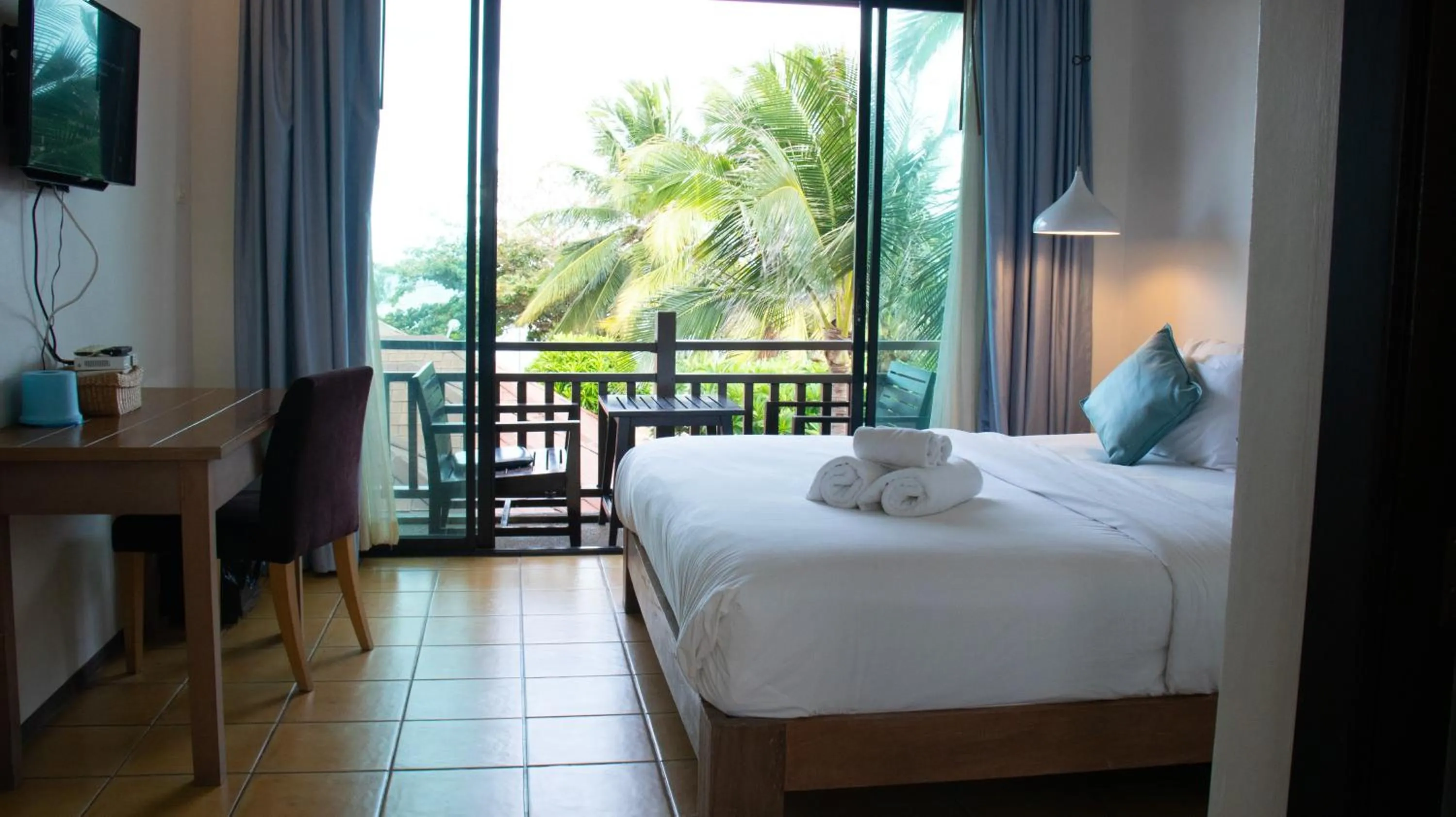 Bed in Chidlom Resort