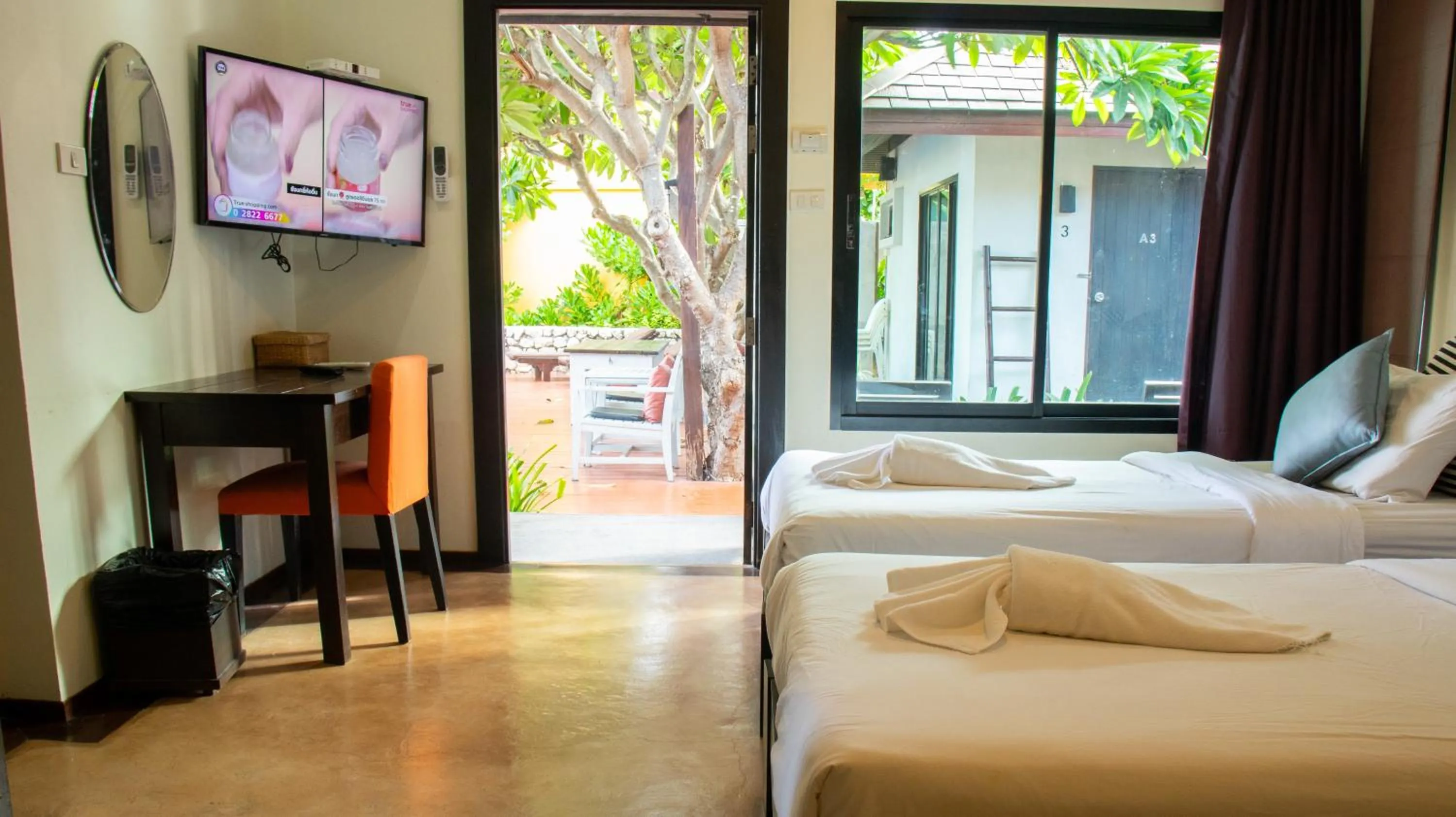 TV and multimedia, Bed in Chidlom Resort