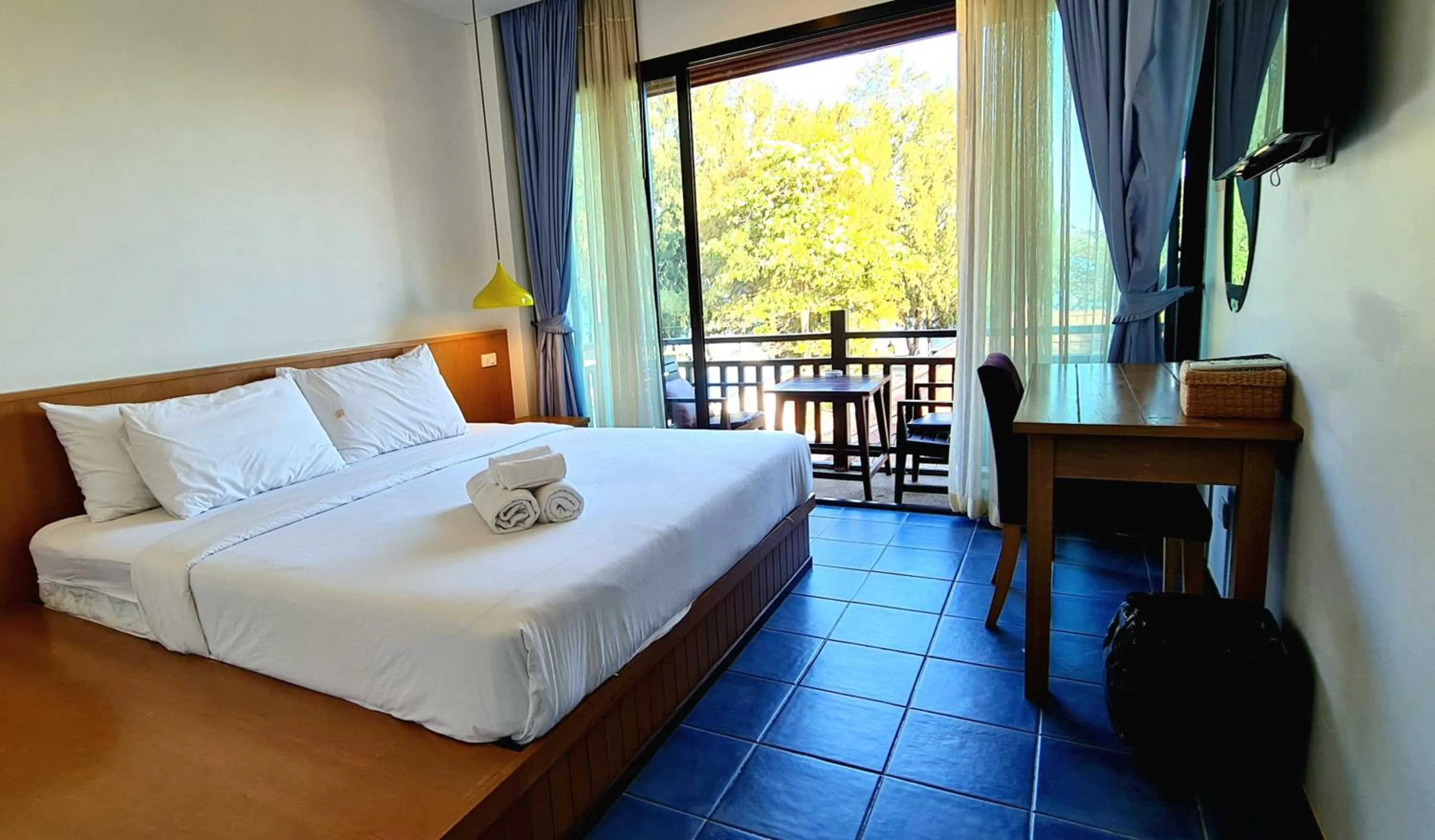 Bed in Chidlom Resort