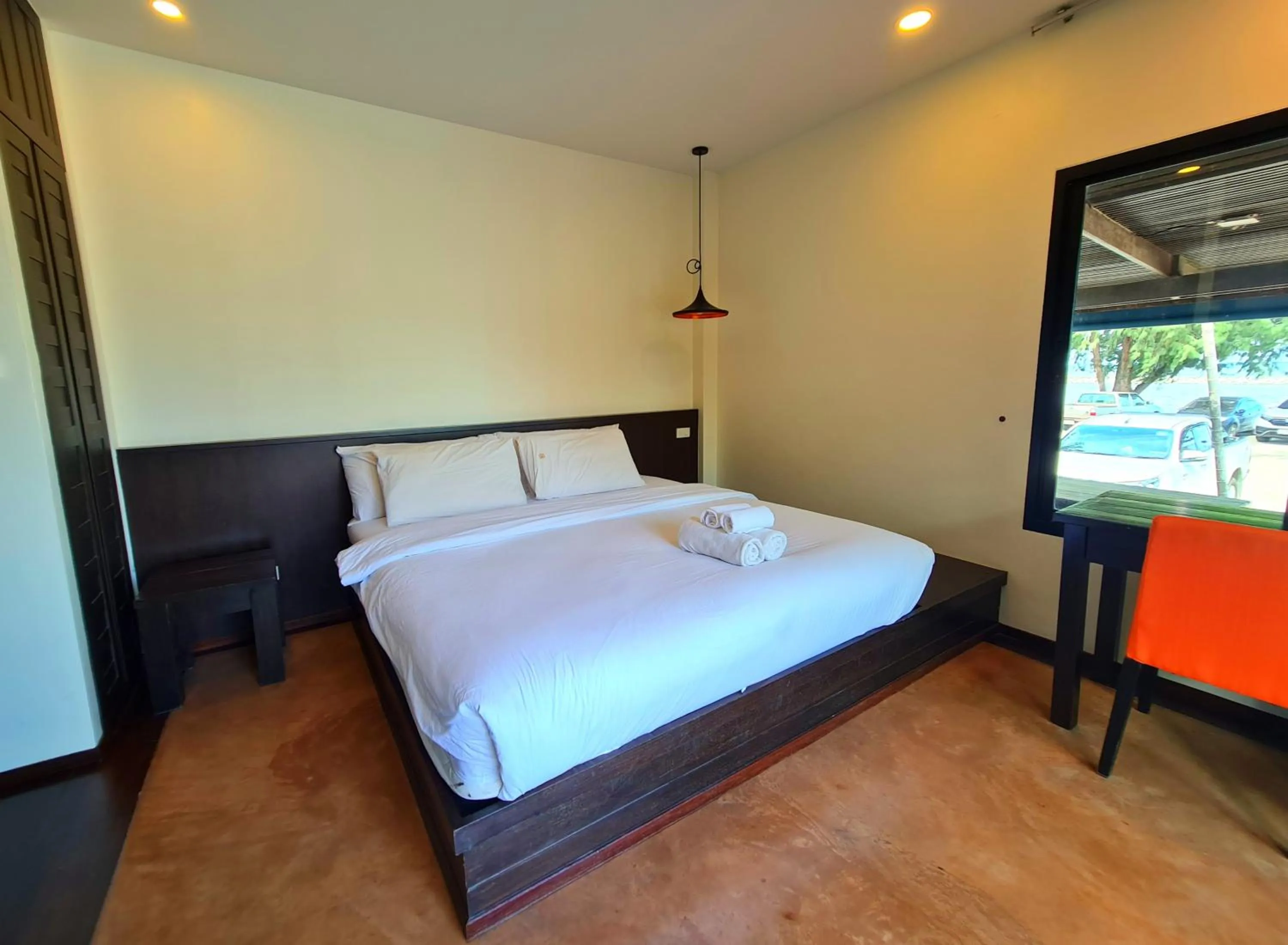 Bed in Chidlom Resort