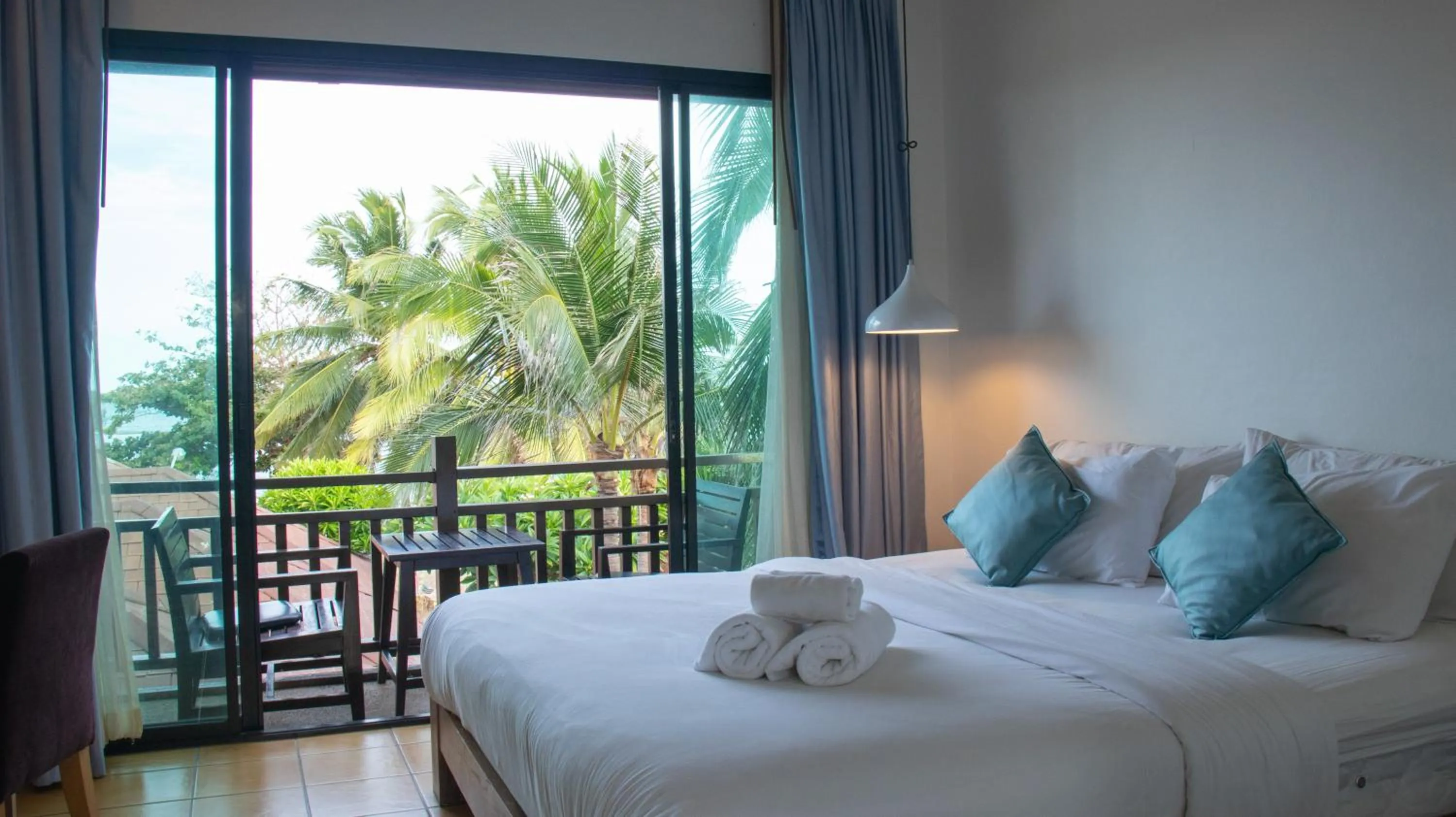 Bed in Chidlom Resort