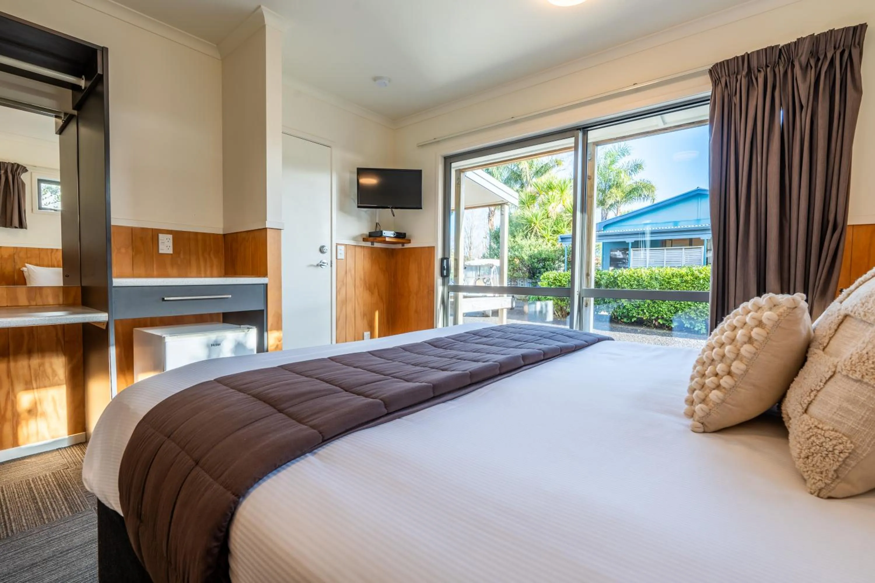 Bed in Tasman Holiday Parks - Coromandel