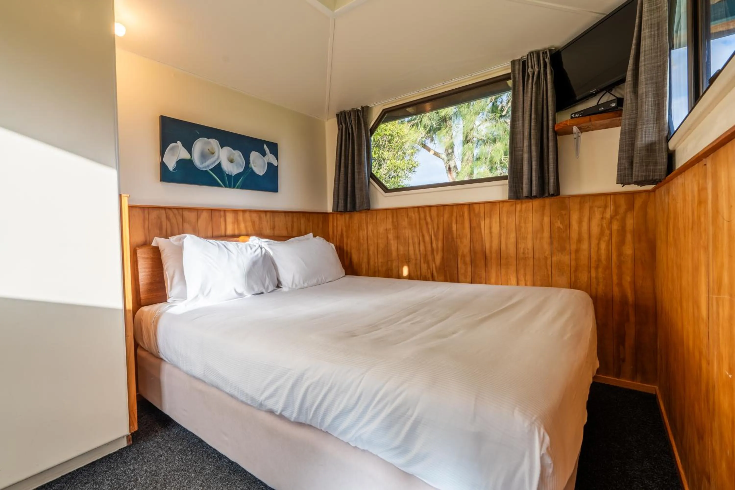 Bed in Tasman Holiday Parks - Coromandel