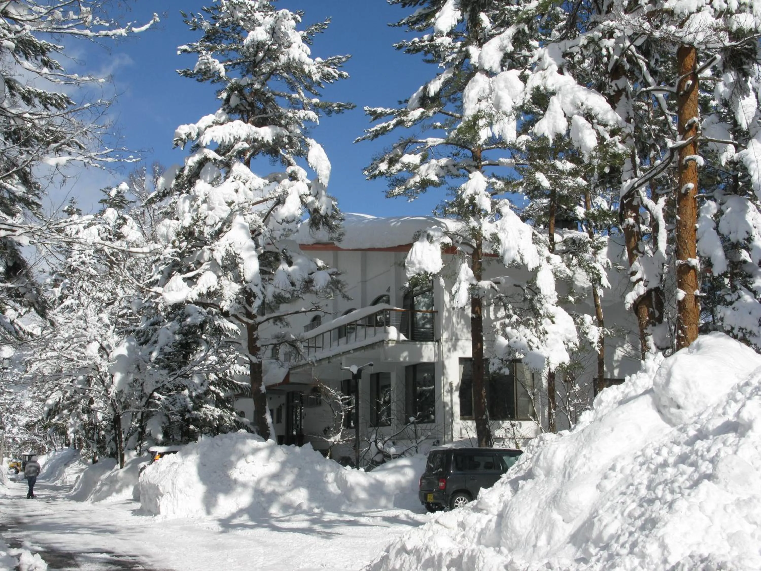 Property building in White Horse Hotel