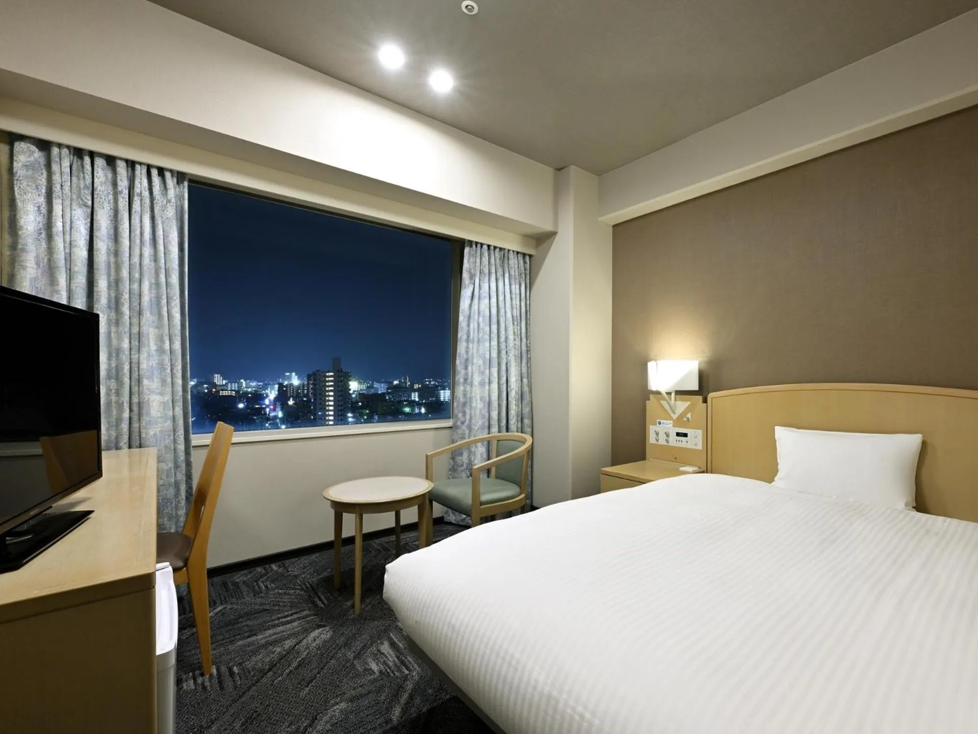 Photo of the whole room, Bed in Tokushima Grandvrio Hotel