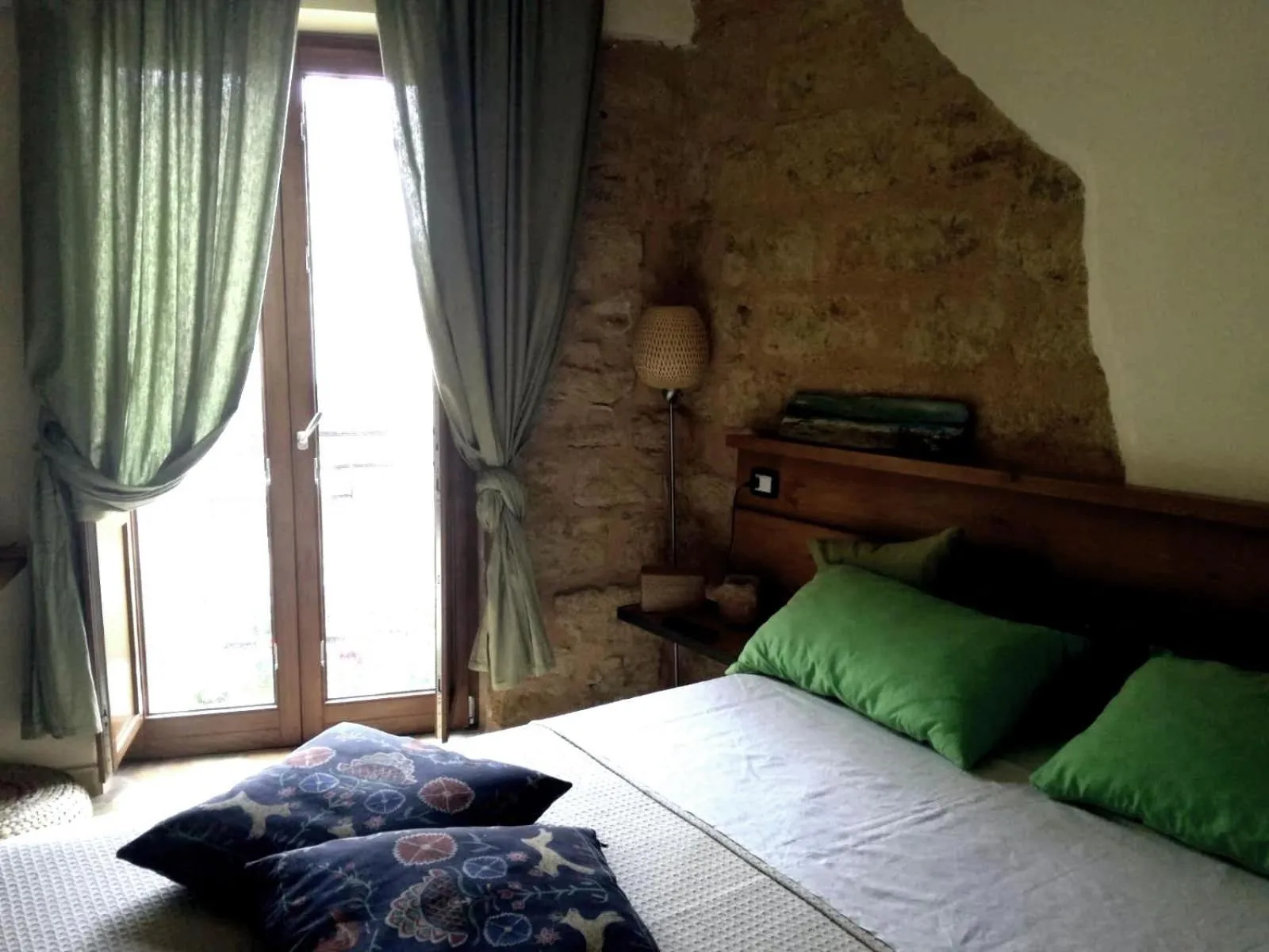 Bed in Aljama - Downtown B&B