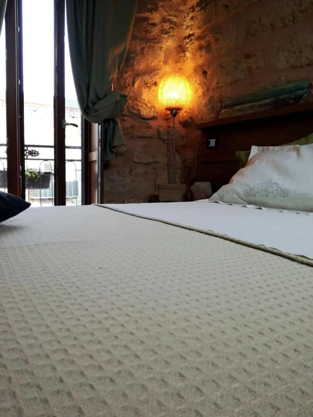 Bed in Aljama - Downtown B&B