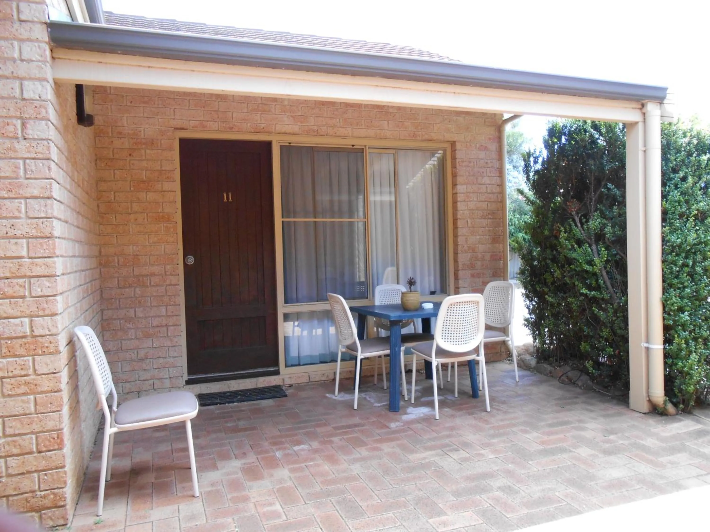 Seating area in Augusta's Georgiana Molloy Motel