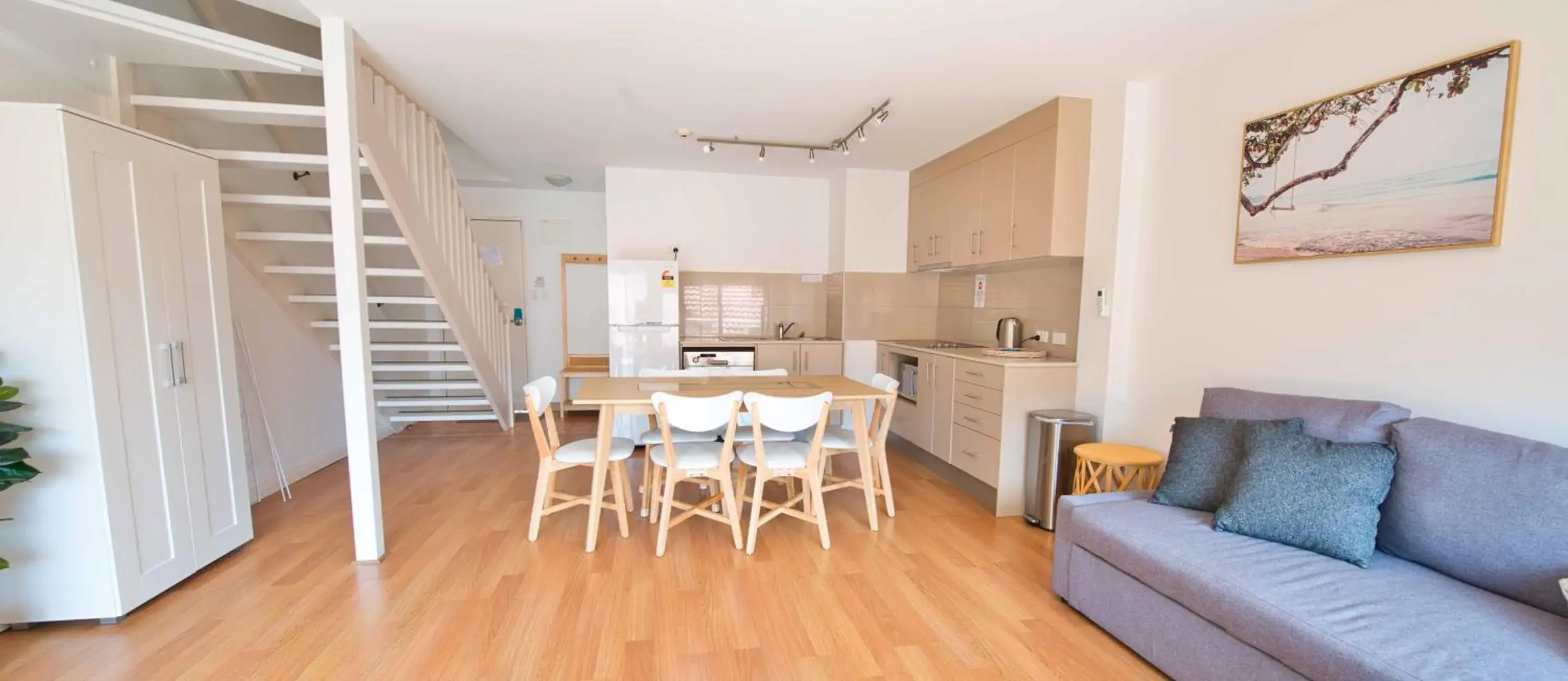 Two-Bedroom Townhouse Superior Apartment in Nelson Bay Breeze Two-Bedroom Townhouse Superior Apartment in Nelson Bay Breeze