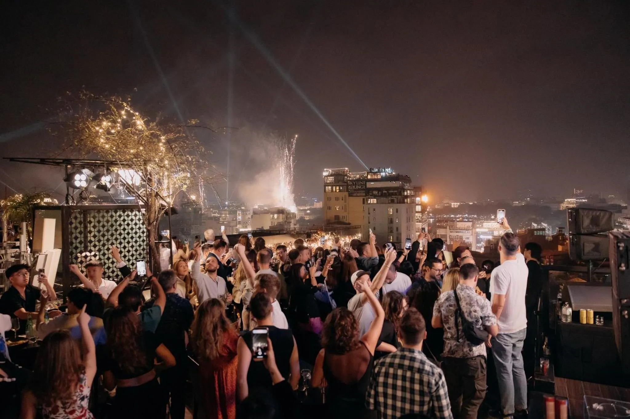 Property building in La Mejor Hotel & Sky Bar