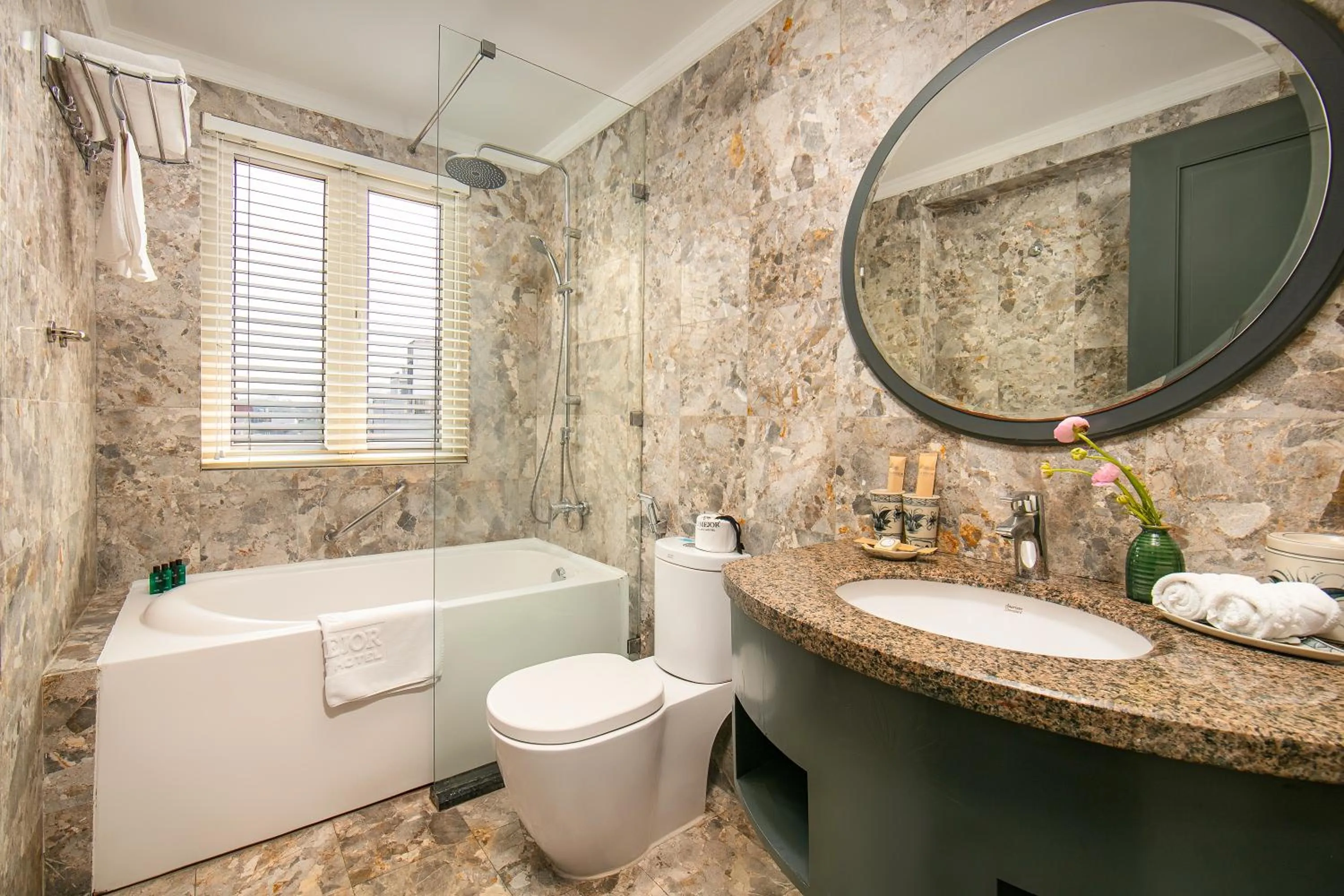 Bathroom in La Mejor Hotel & Sky Bar