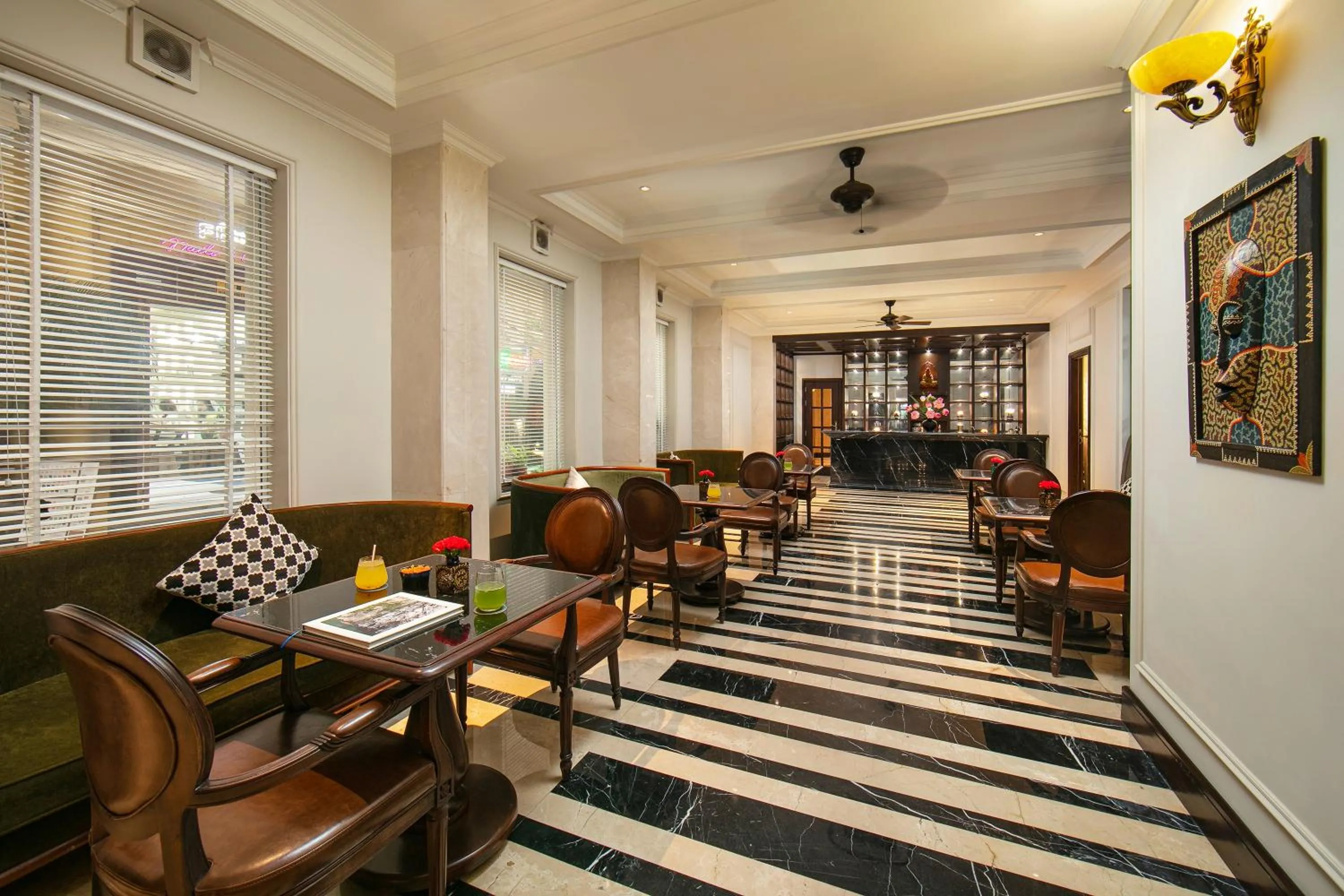 Seating area in La Mejor Hotel & Sky Bar