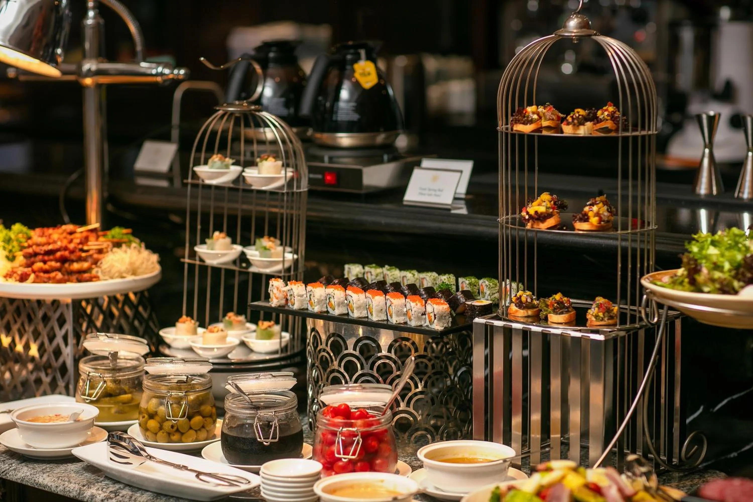 Food and drinks in La Mejor Hotel & Sky Bar