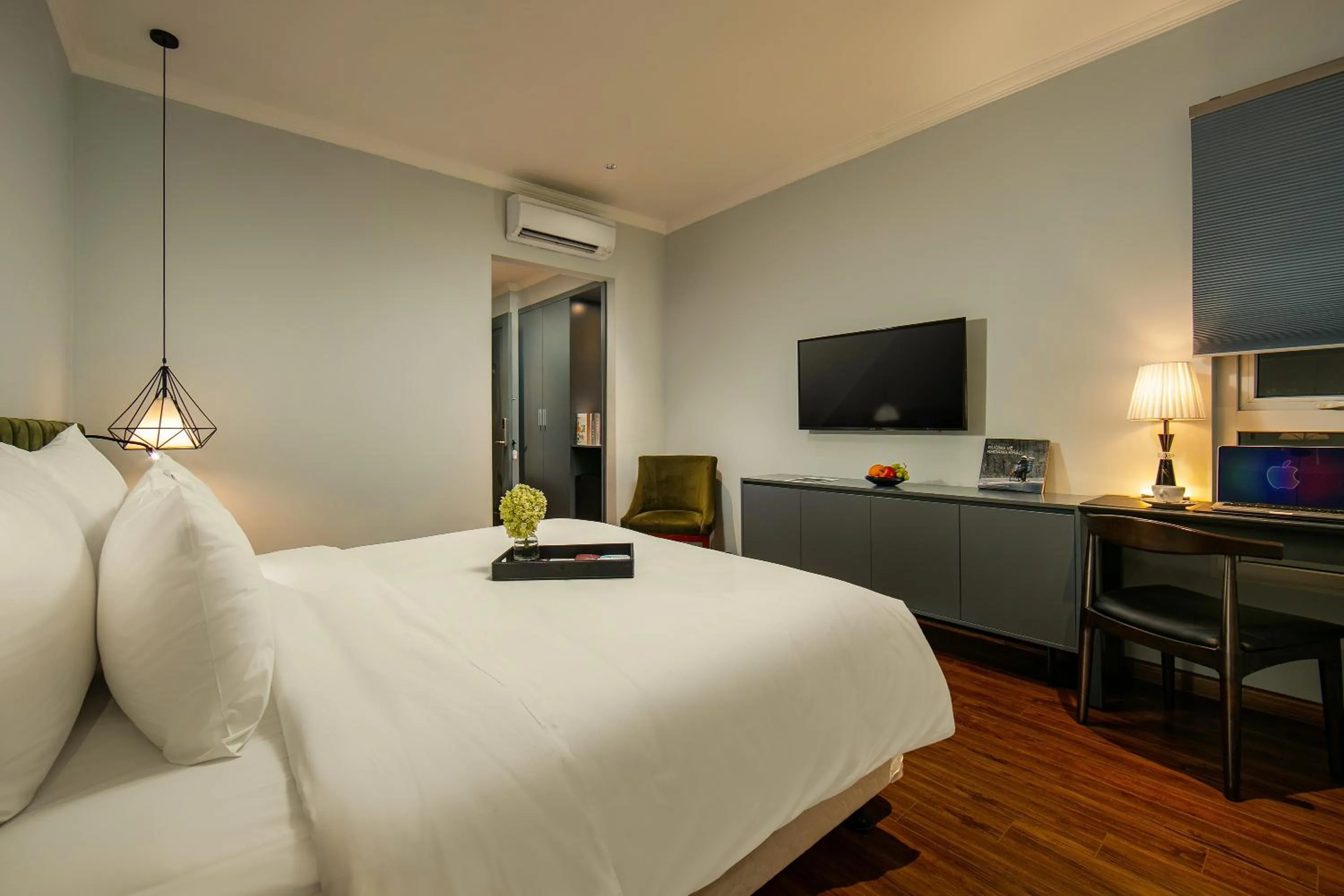 Bed in La Mejor Hotel & Sky Bar