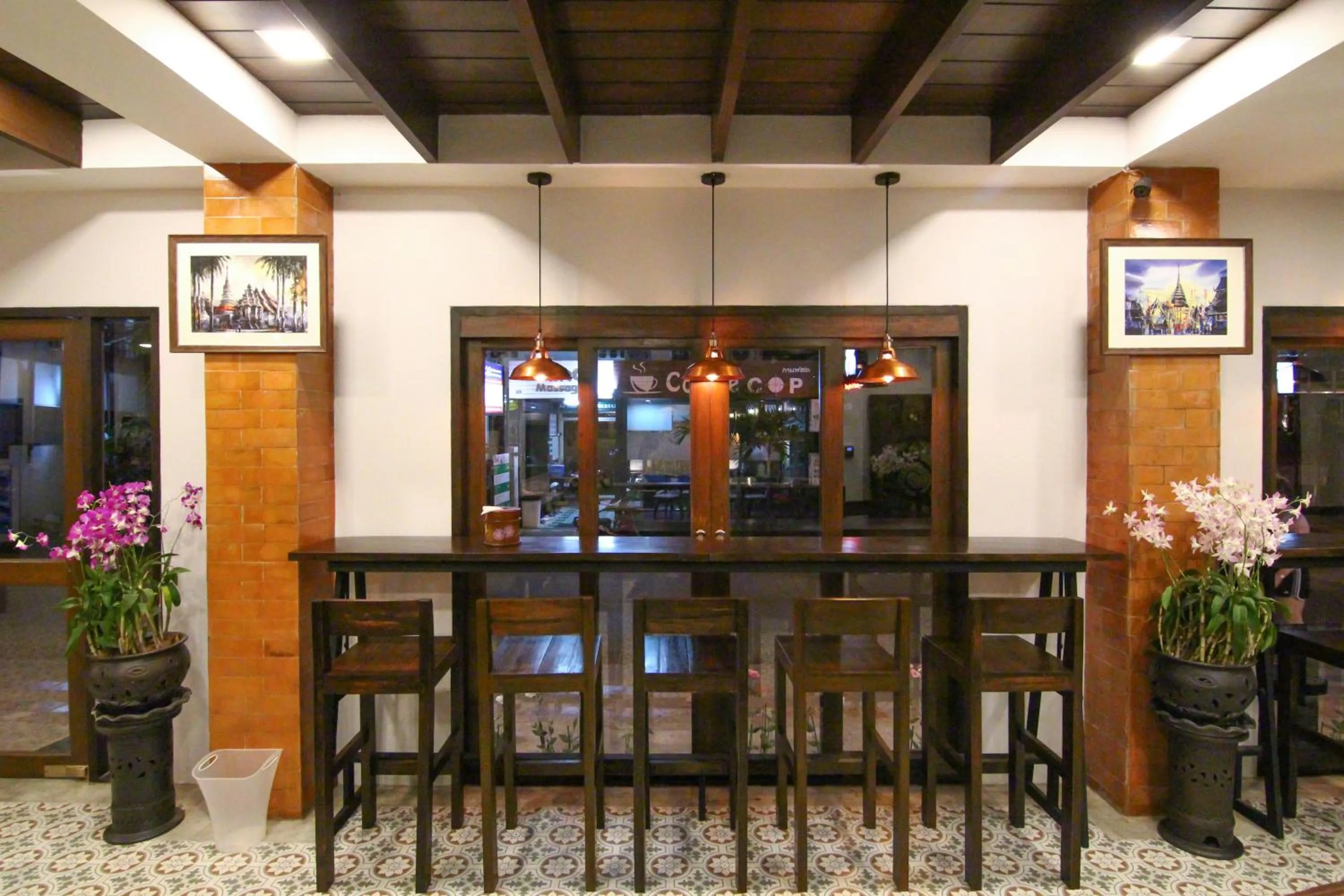 Restaurant/places to eat in Panna Heritage Boutique Hotel - SHA Plus