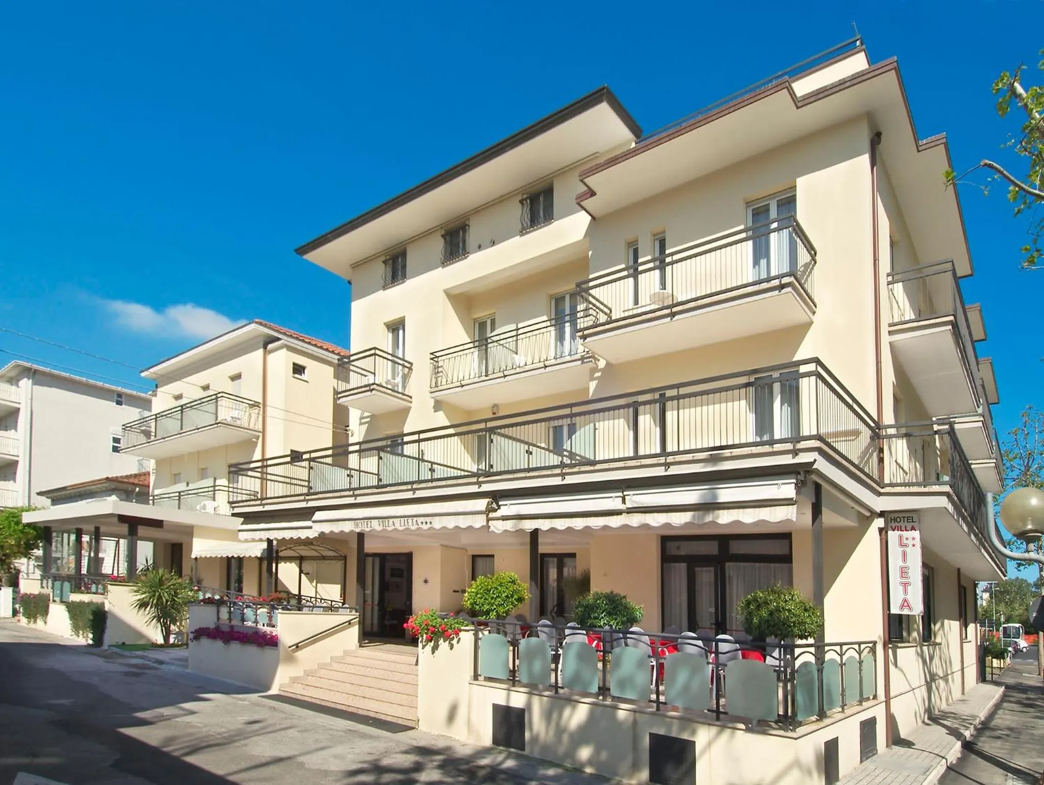 Property building in Hotel Villa Lieta