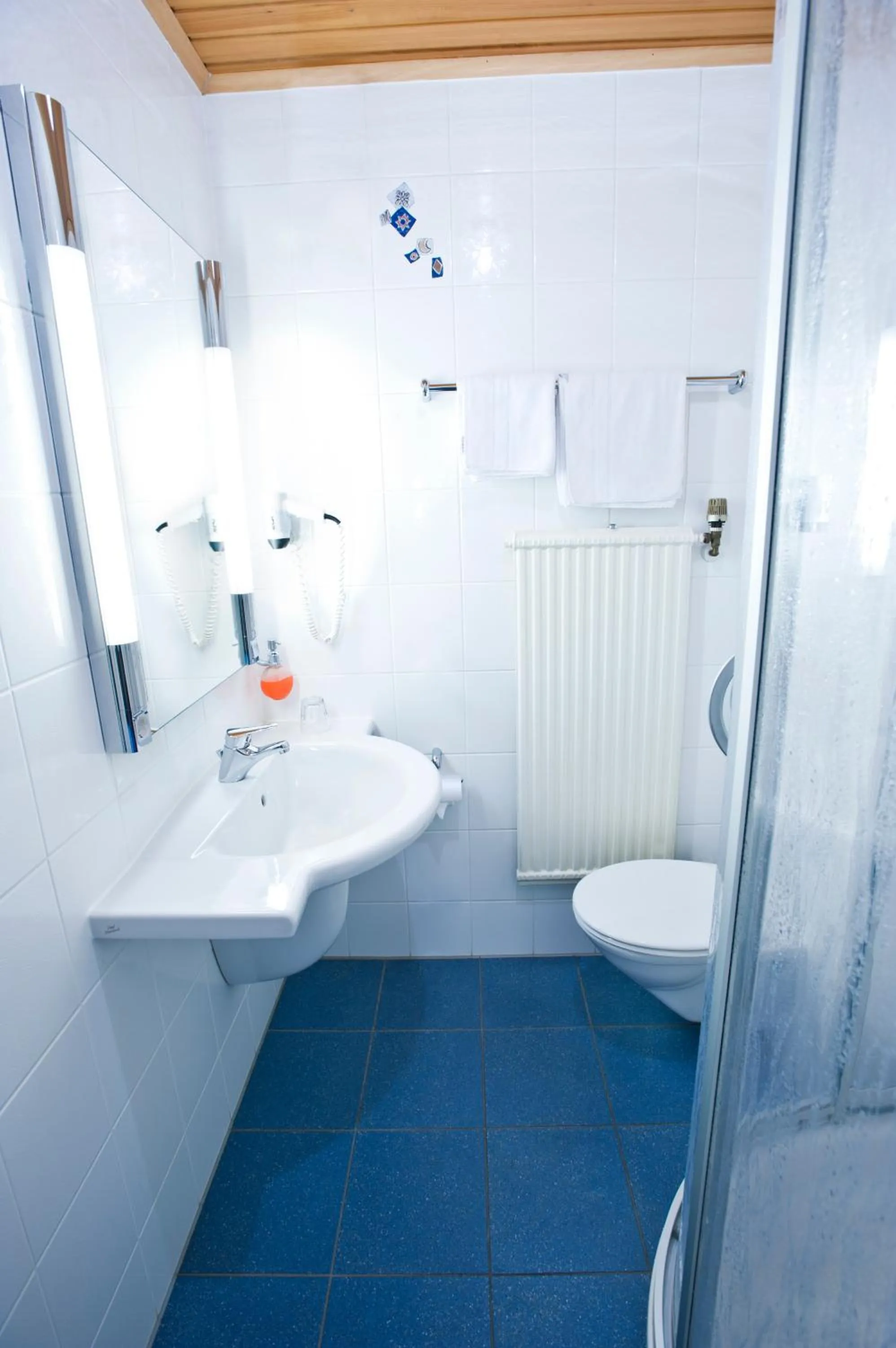 Bathroom in Hotel Käferstein garni