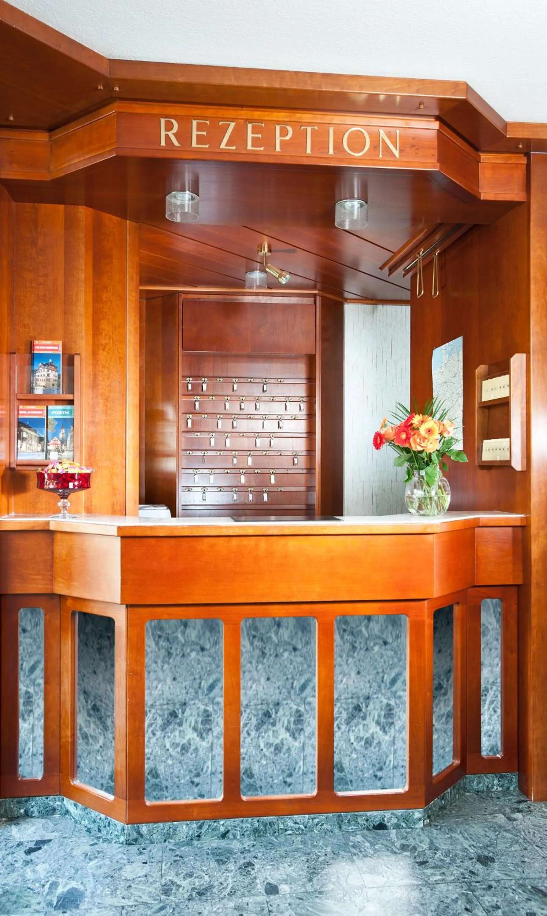 Lobby or reception in Hotel Käferstein garni