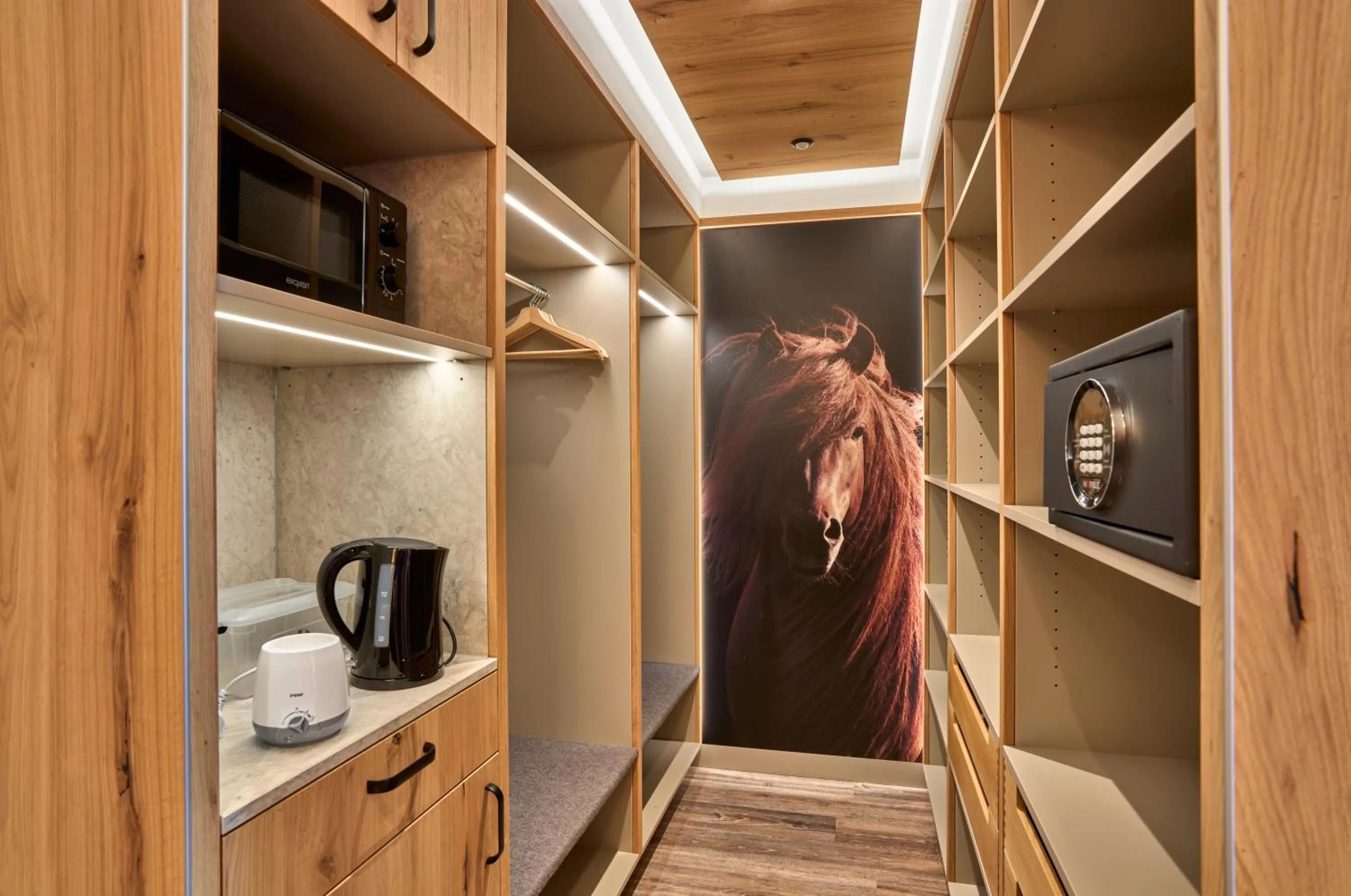 wardrobe in Familotel Schreinerhof