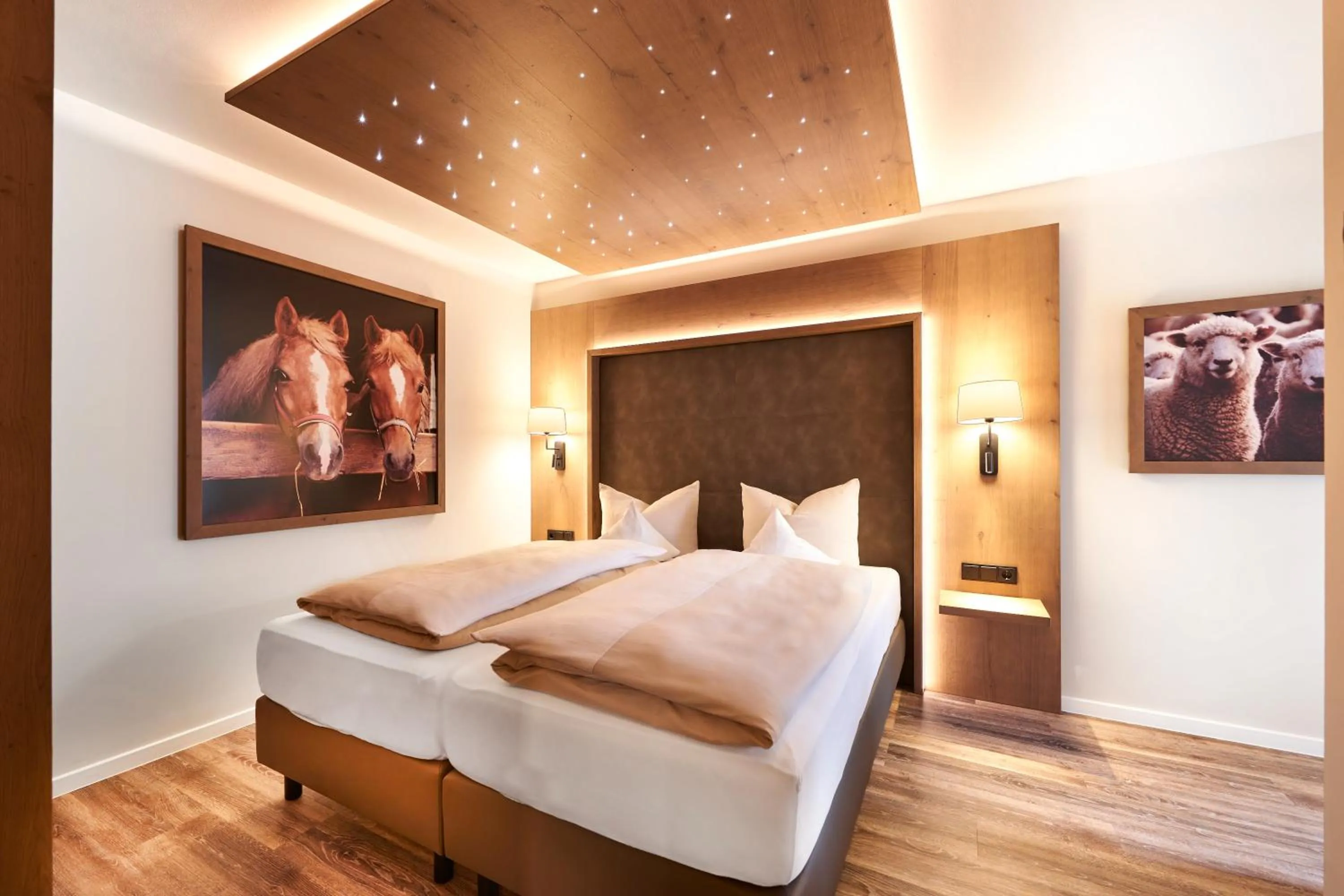 Bedroom, Bed in Familotel Schreinerhof