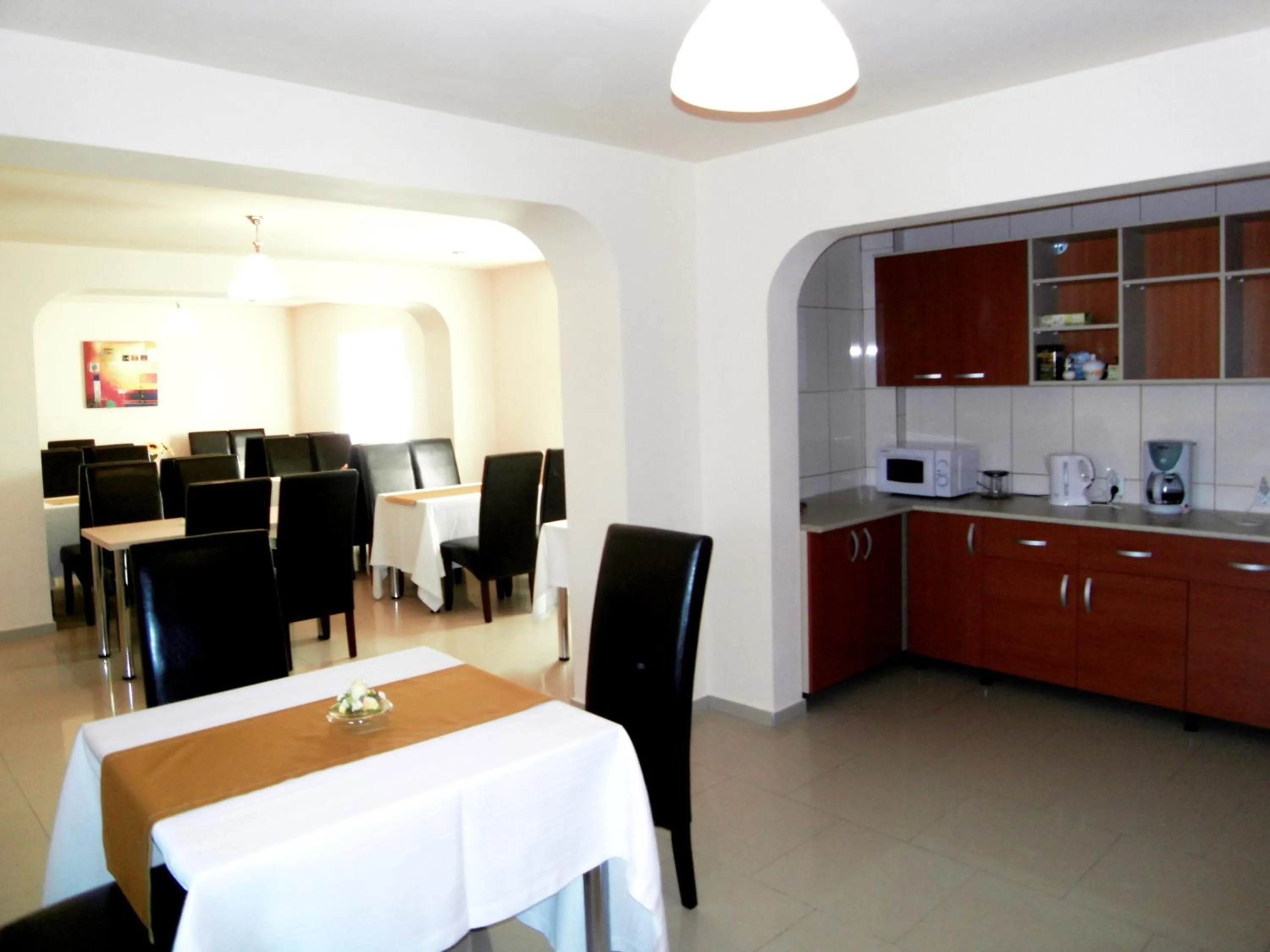 Restaurant/places to eat in City Comfort Villa