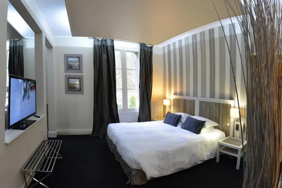 Bedroom, Bed in Domaine de Joinville