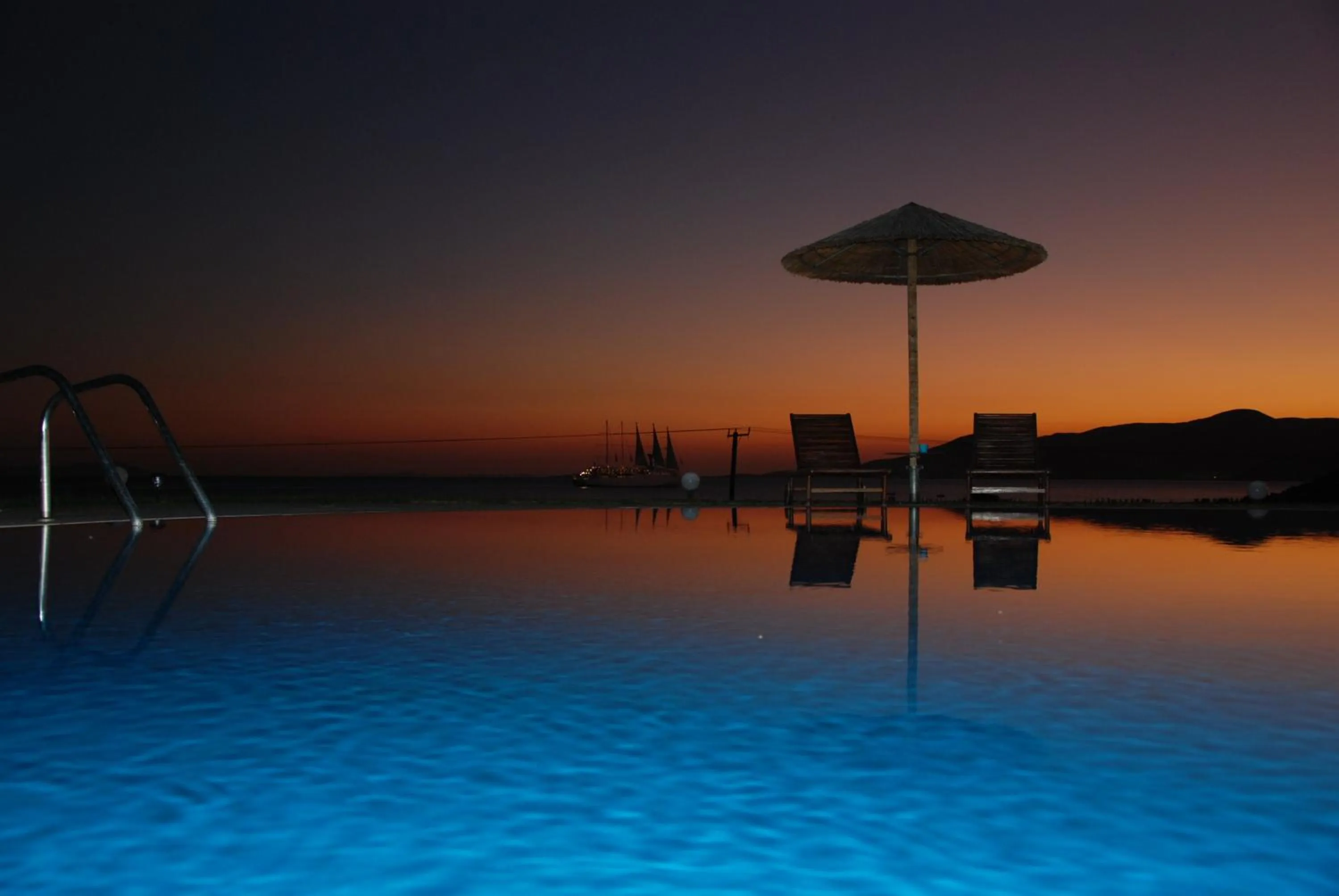 Swimming pool in Koulas Pension - Red Lake