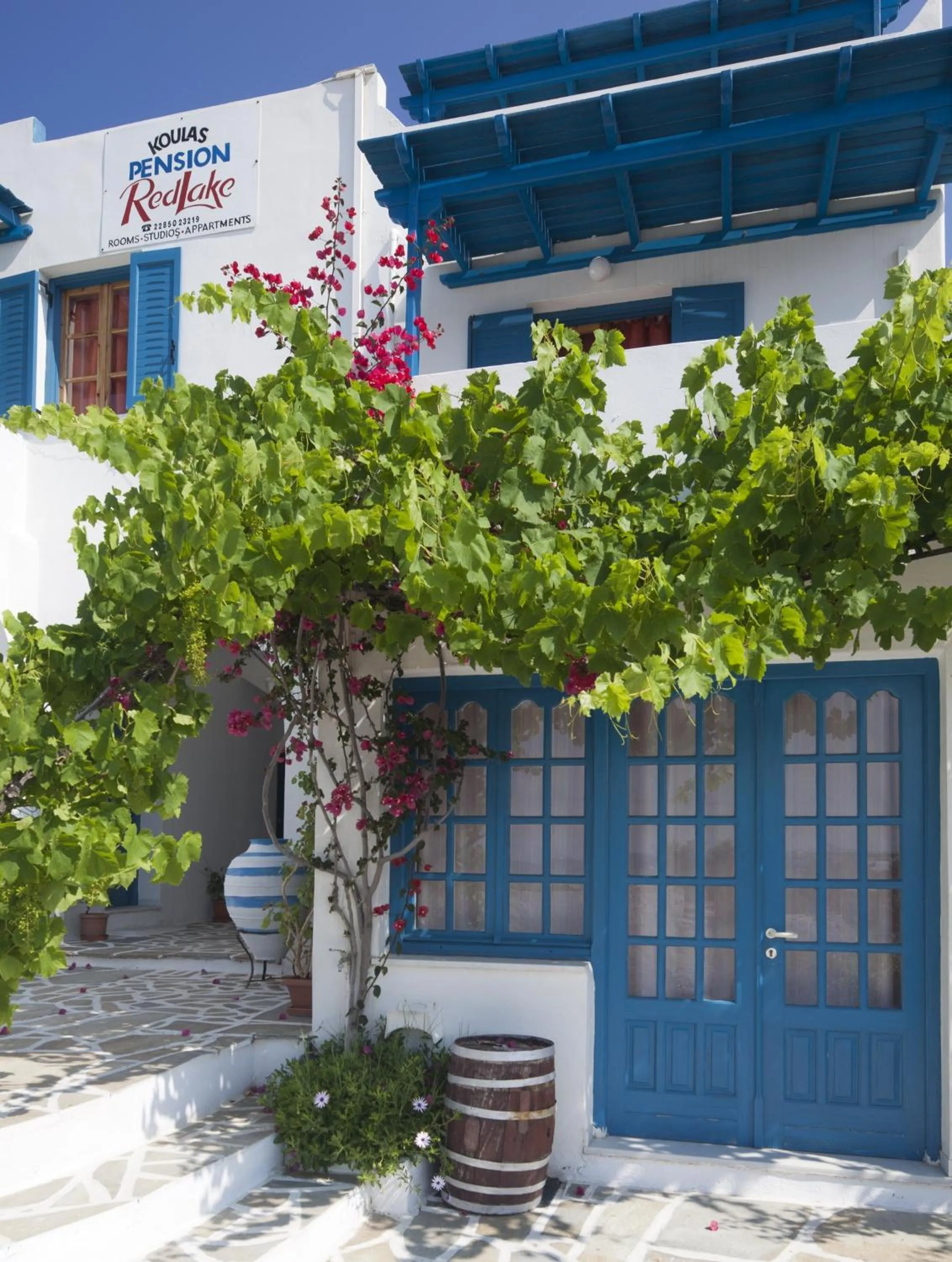 Facade/entrance in Koulas Pension - Red Lake