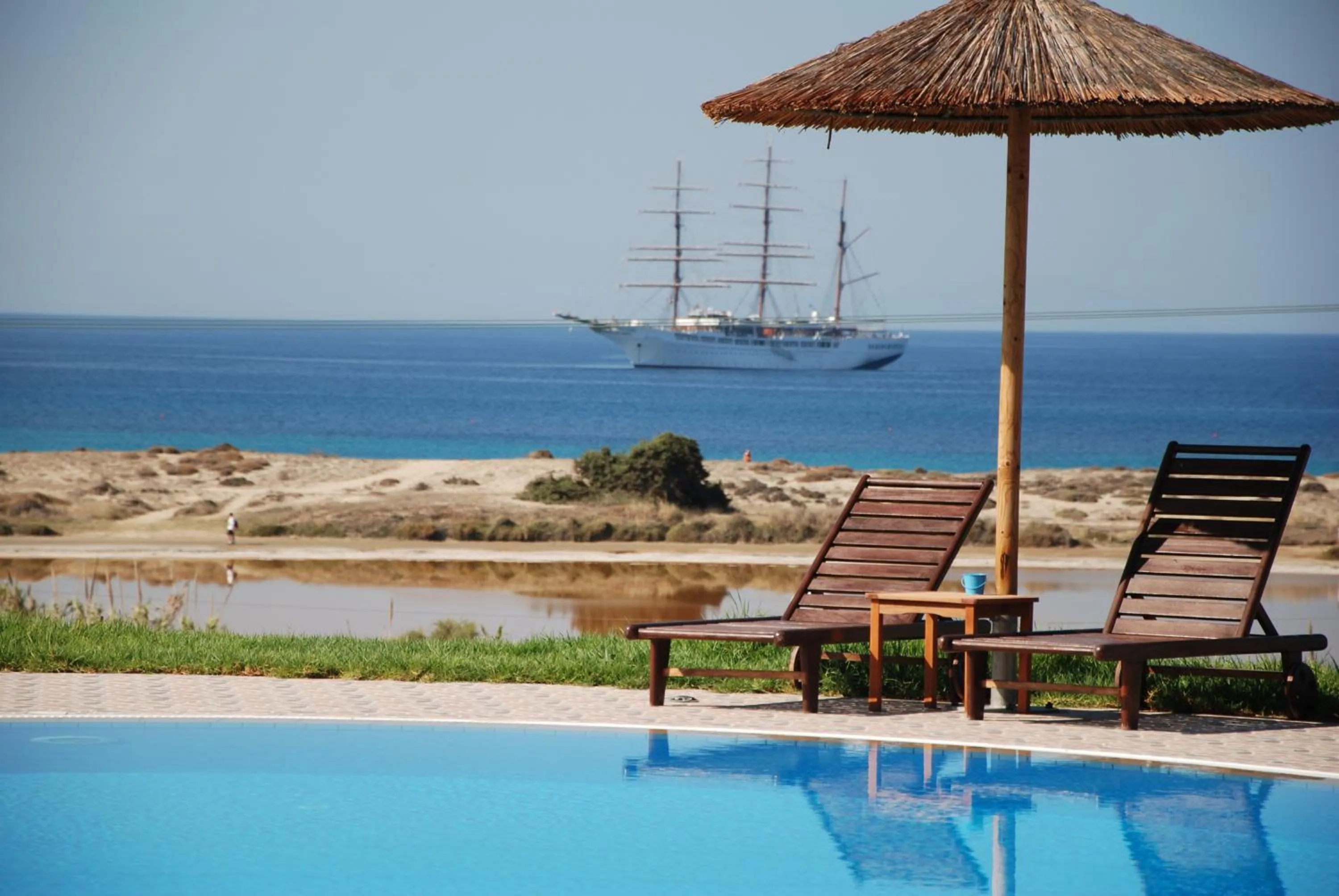 Swimming pool in Koulas Pension - Red Lake