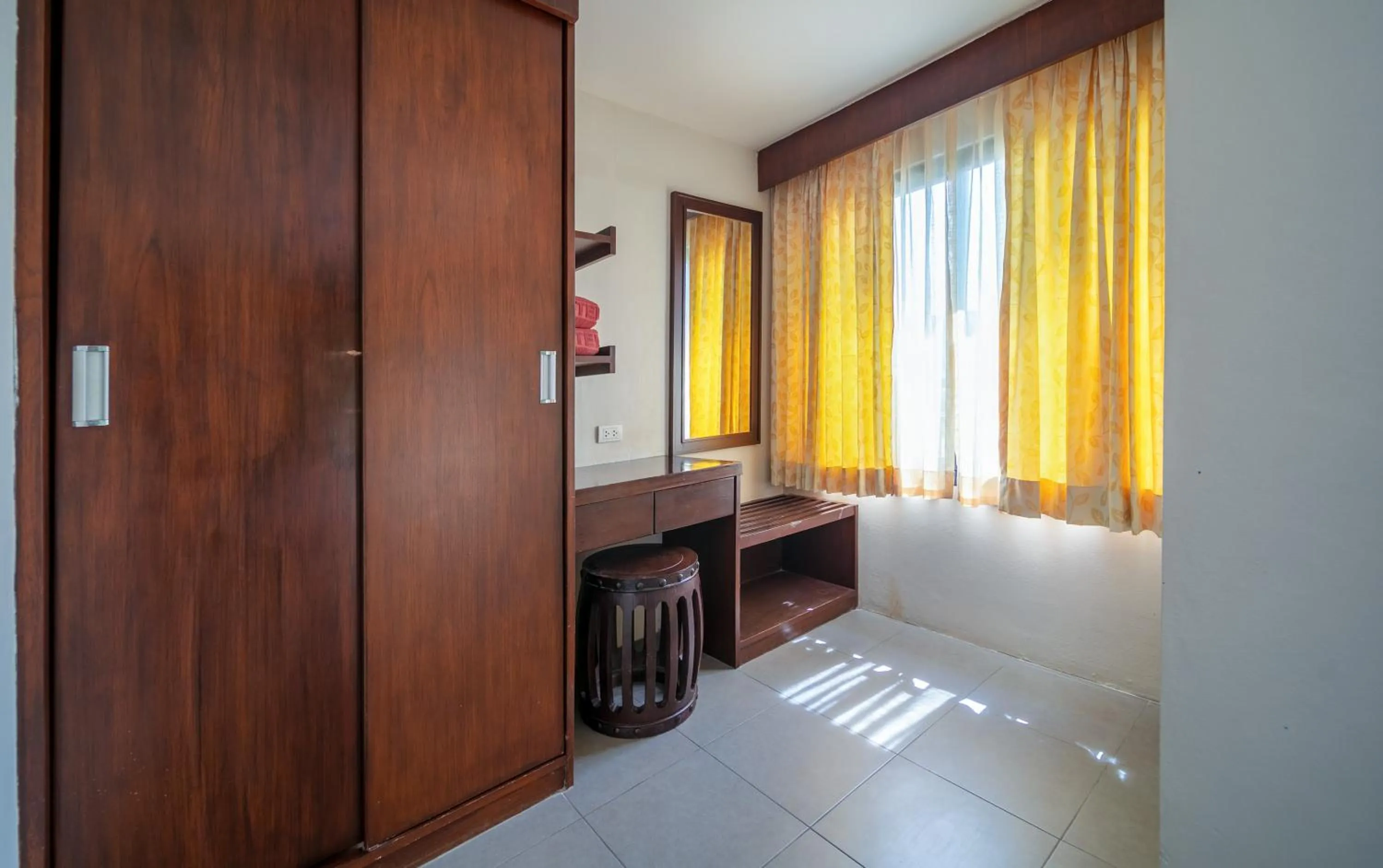 Photo of the whole room in Gu Hotel Patong