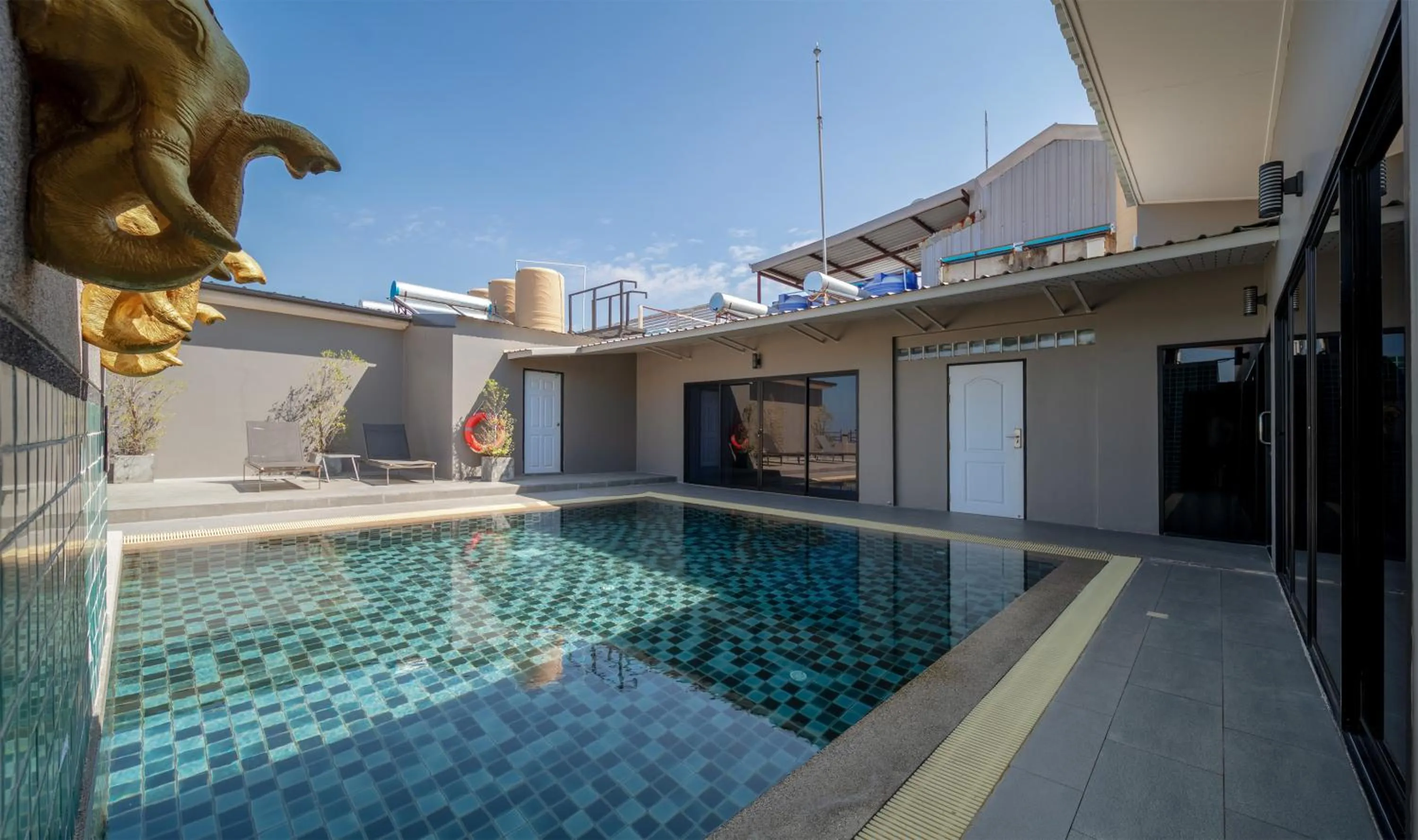 Pool view in Gu Hotel Patong