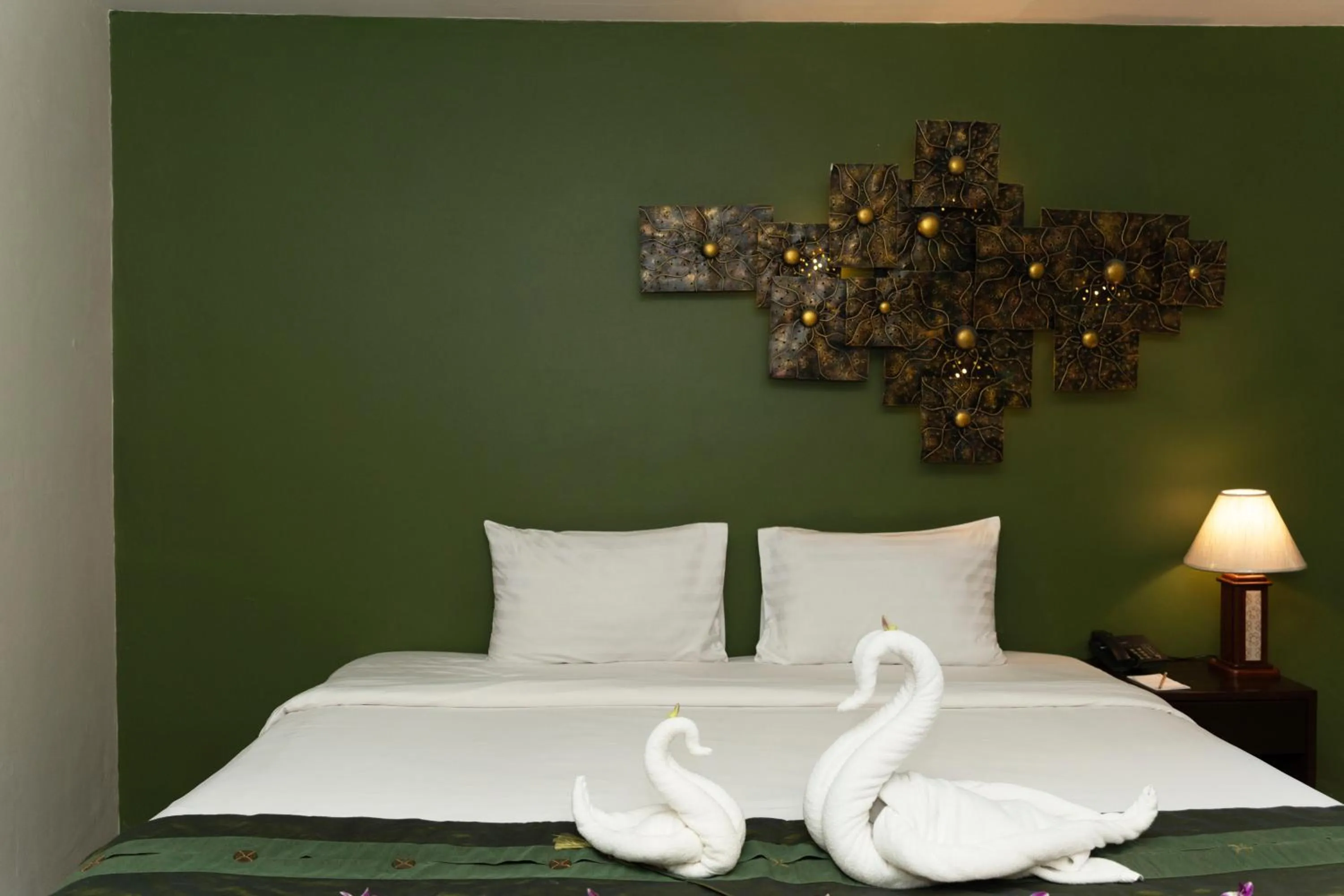 Property building, Bed in Gu Hotel Patong