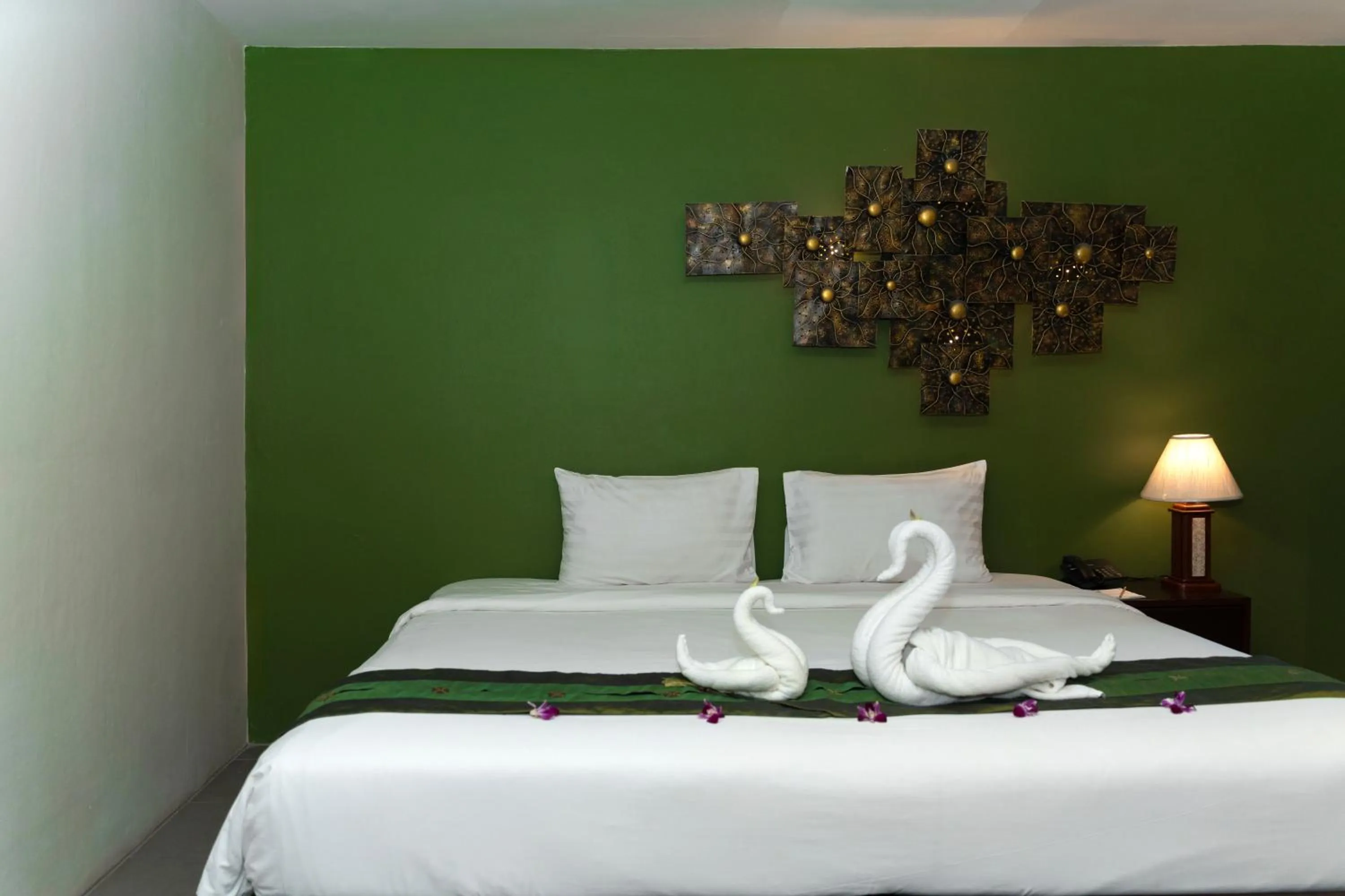 Property building, Bed in Gu Hotel Patong