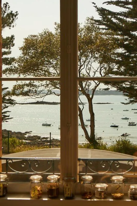 Lounge or bar in Le Nessay