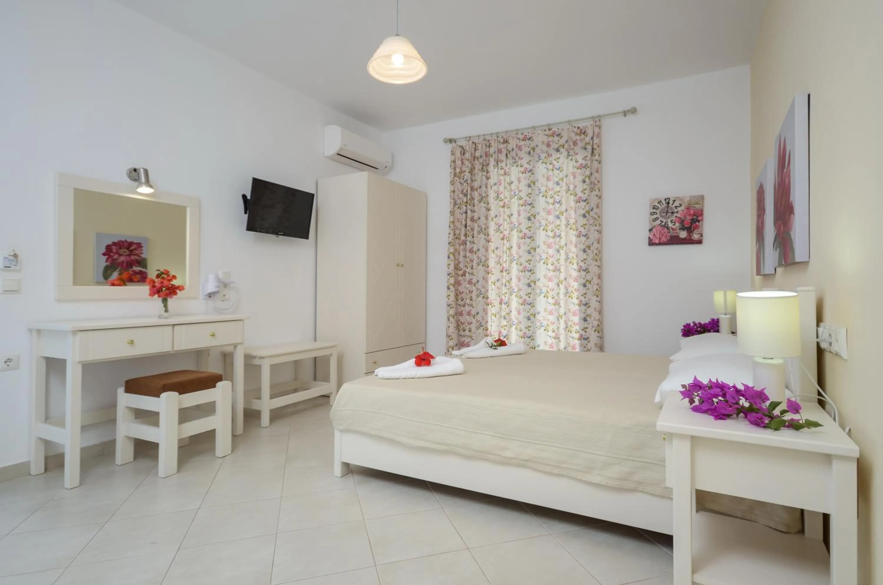 TV and multimedia, Bed in Hotel Francesca