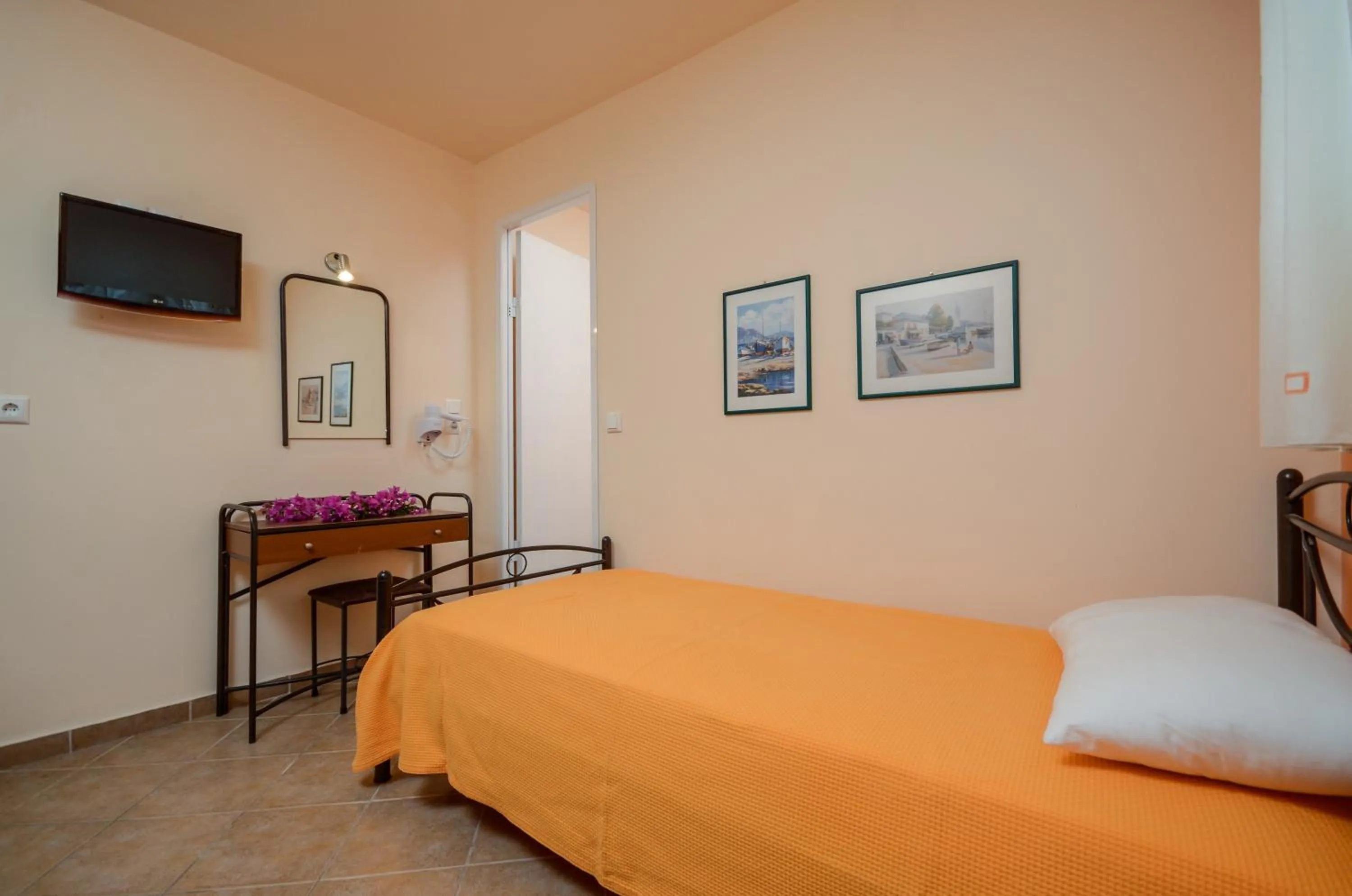 Photo of the whole room, Bed in Hotel Francesca