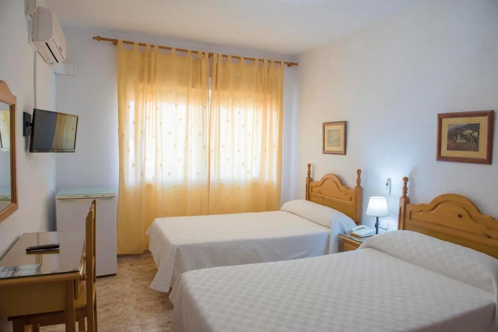 Double Room with Extra Bed in Hotel Sierra Mar Double Room with Extra Bed in Hotel Sierra Mar