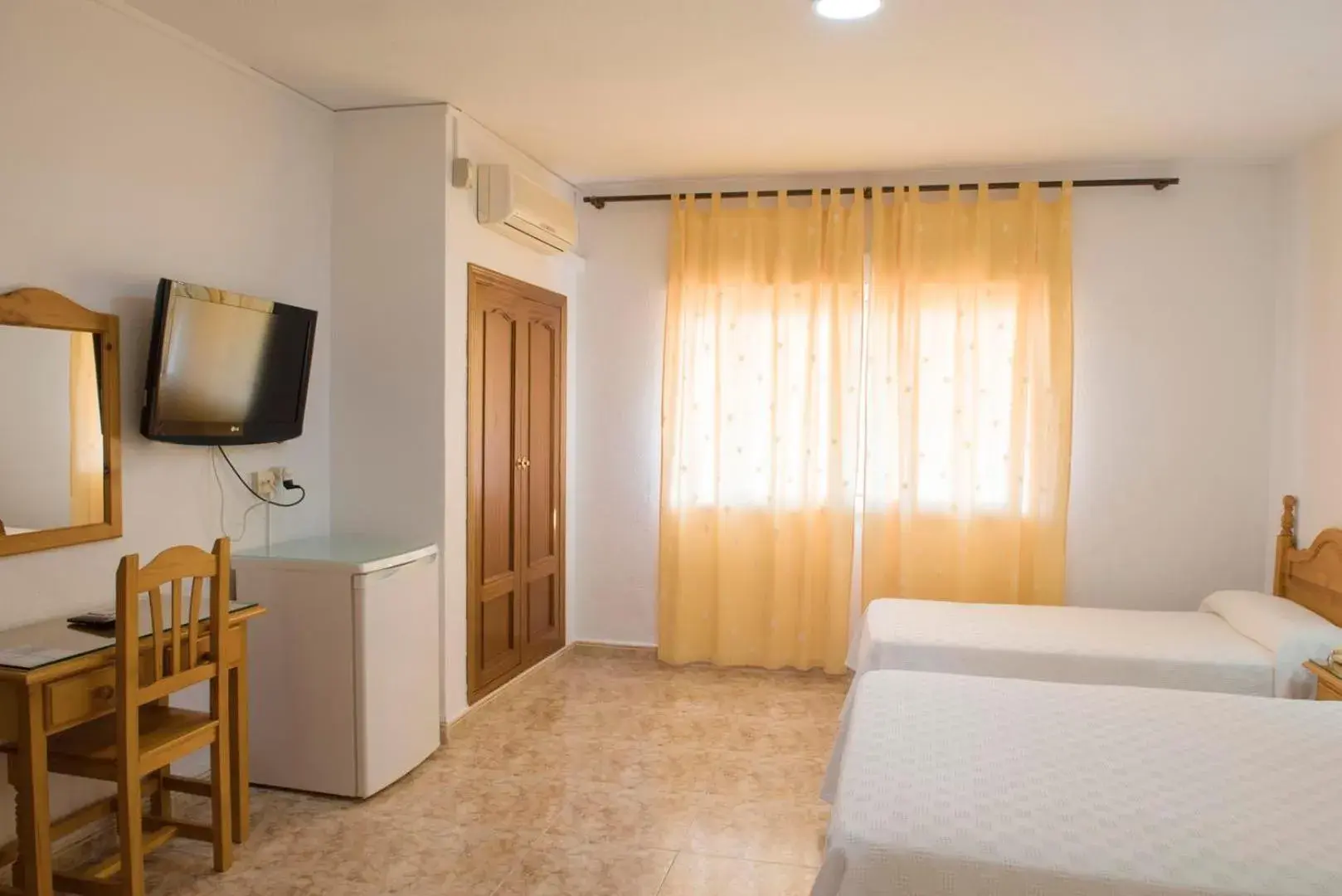 Double Room with Extra Bed in Hotel Sierra Mar Double Room with Extra Bed in Hotel Sierra Mar