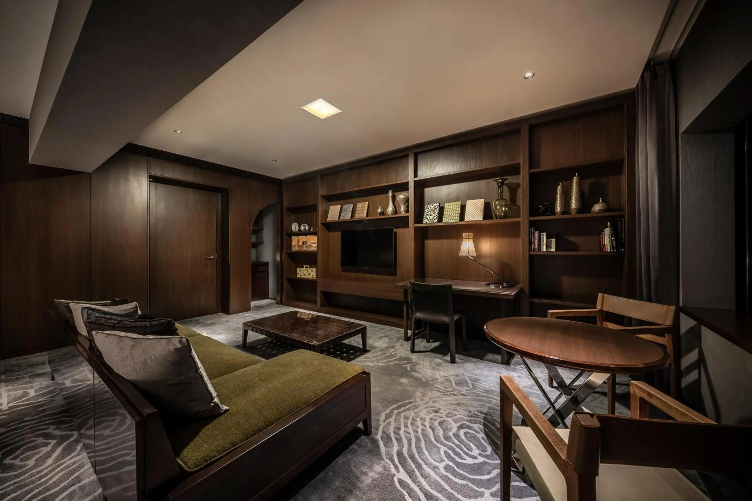 TV and multimedia in The Royal Park Hotel Kyoto Sanjo