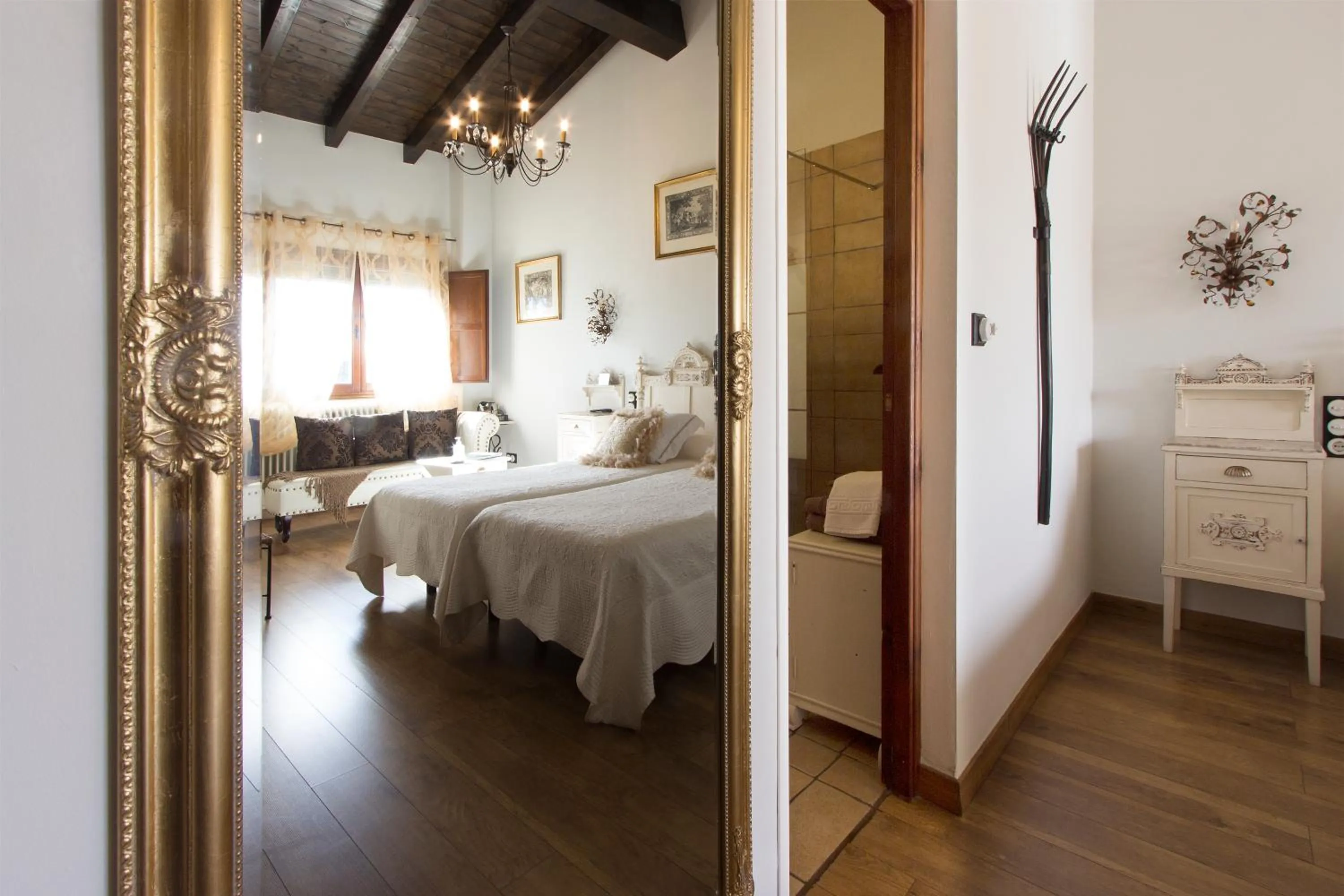 Decorative detail, Bed in Hotel Boutique Posada de Sajazarra