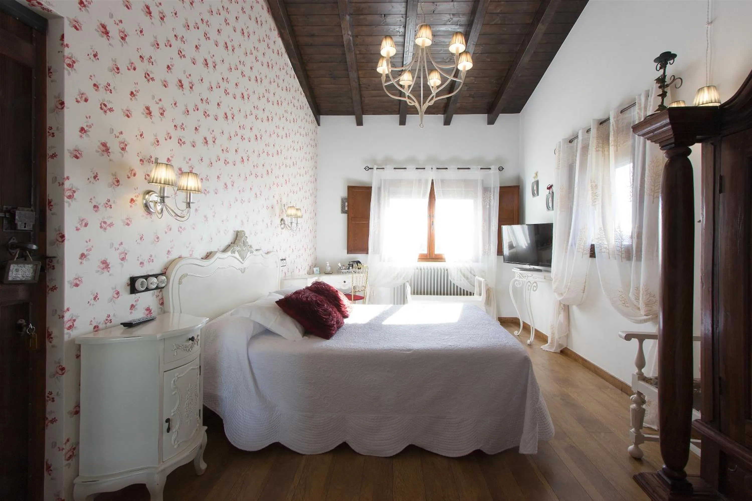 Decorative detail, Bed in Hotel Boutique Posada de Sajazarra