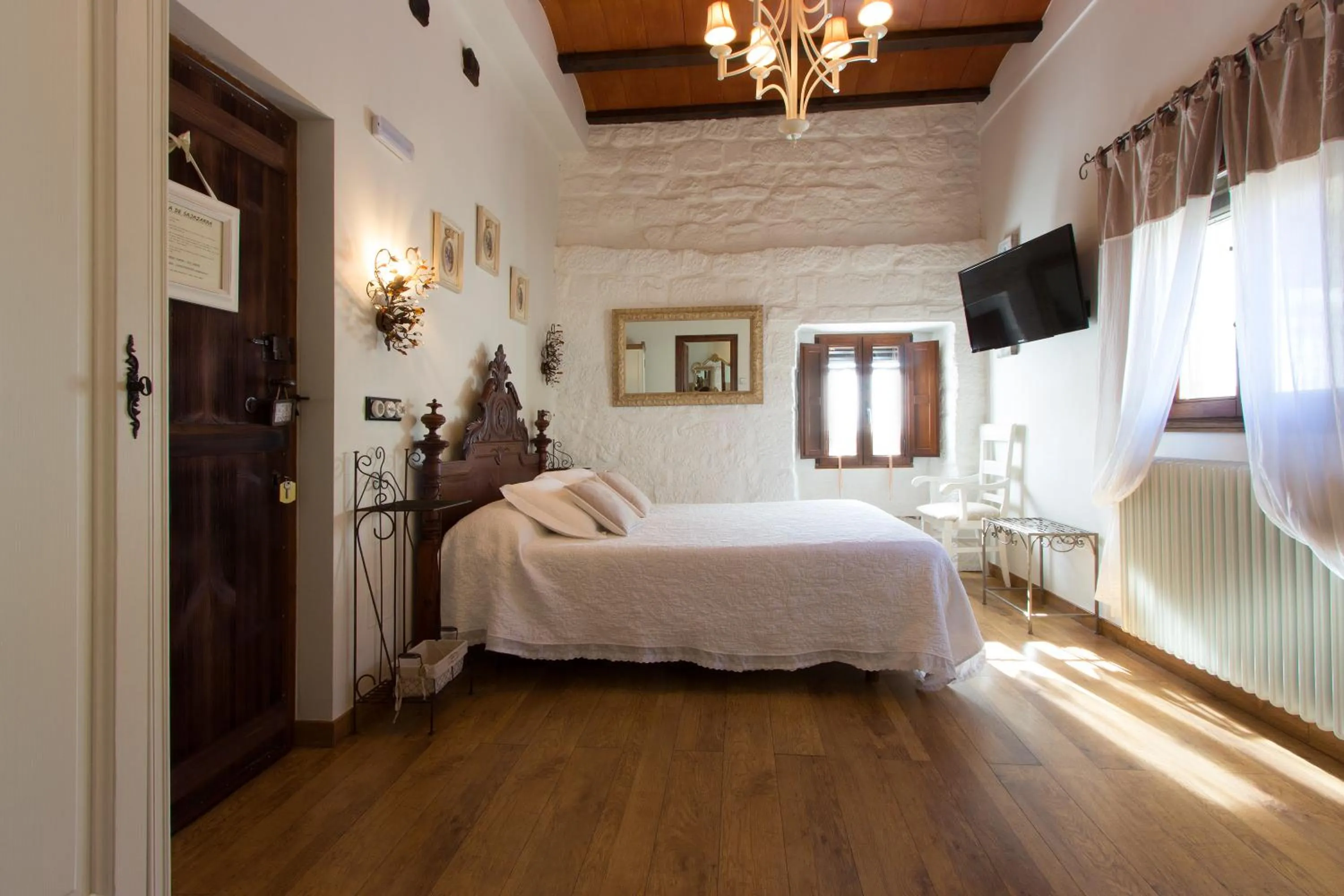 Decorative detail, Bed in Hotel Boutique Posada de Sajazarra