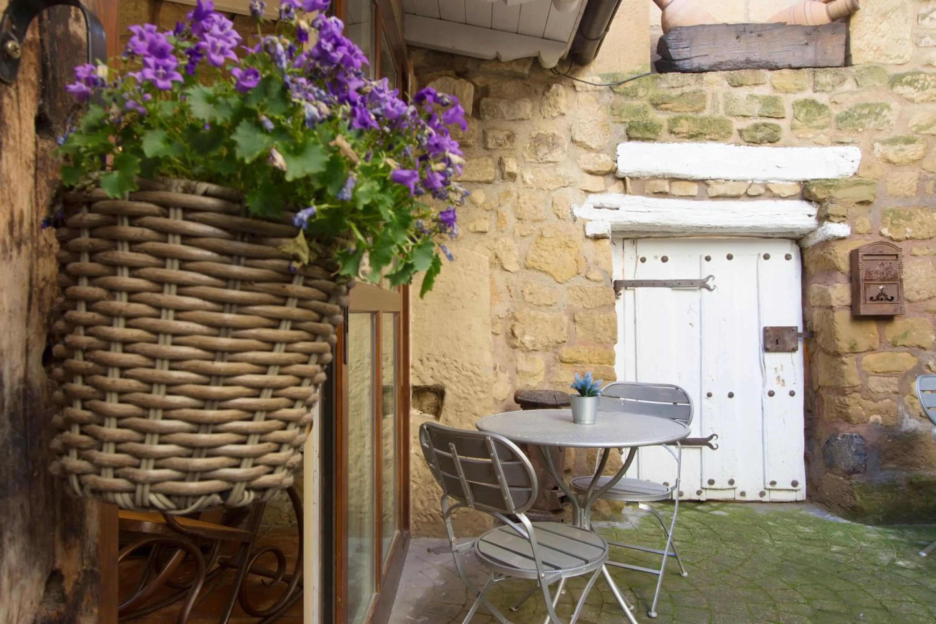 Patio in Hotel Boutique Posada de Sajazarra