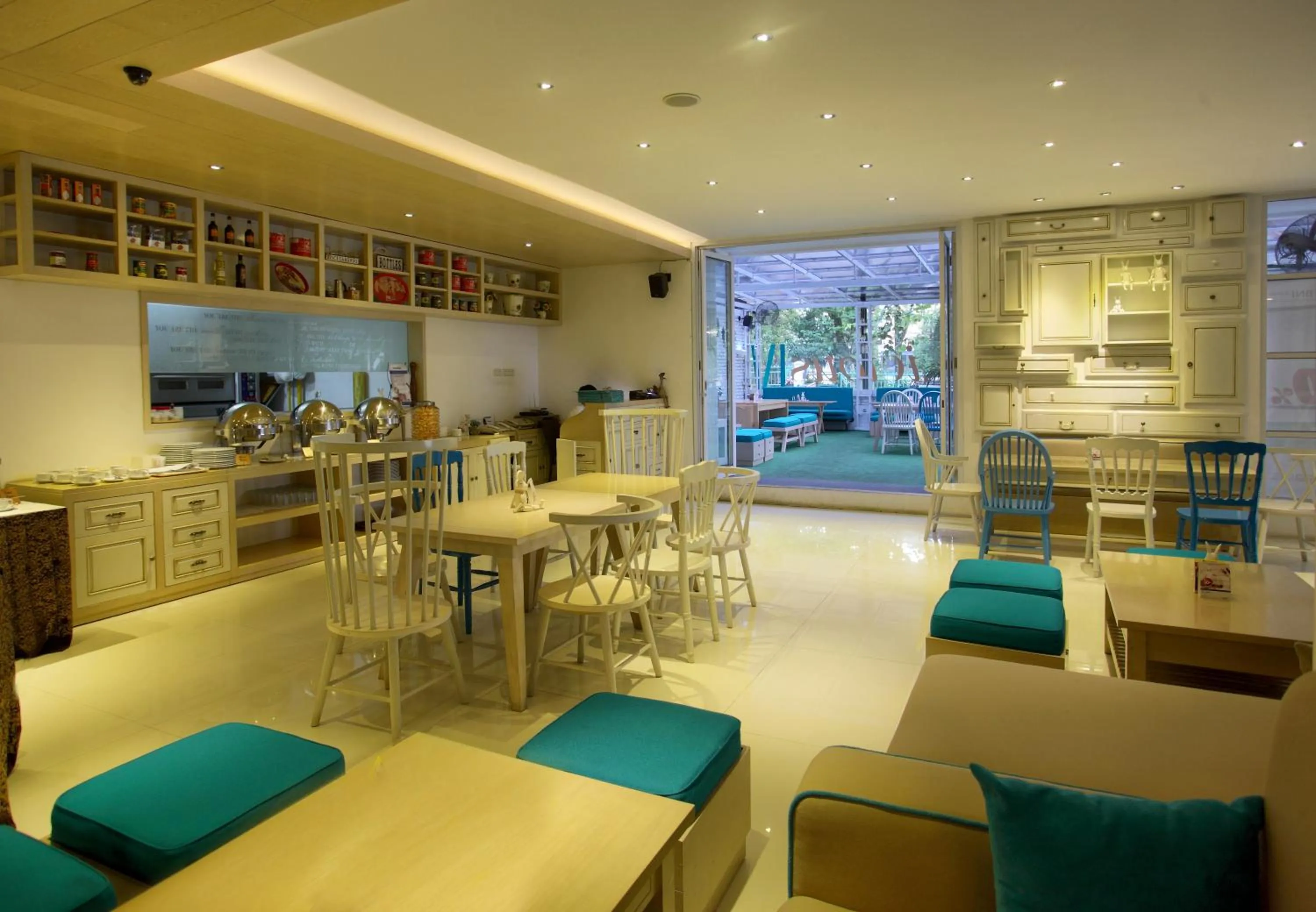 Restaurant/places to eat in Vio Hotel Cimanuk Bandung