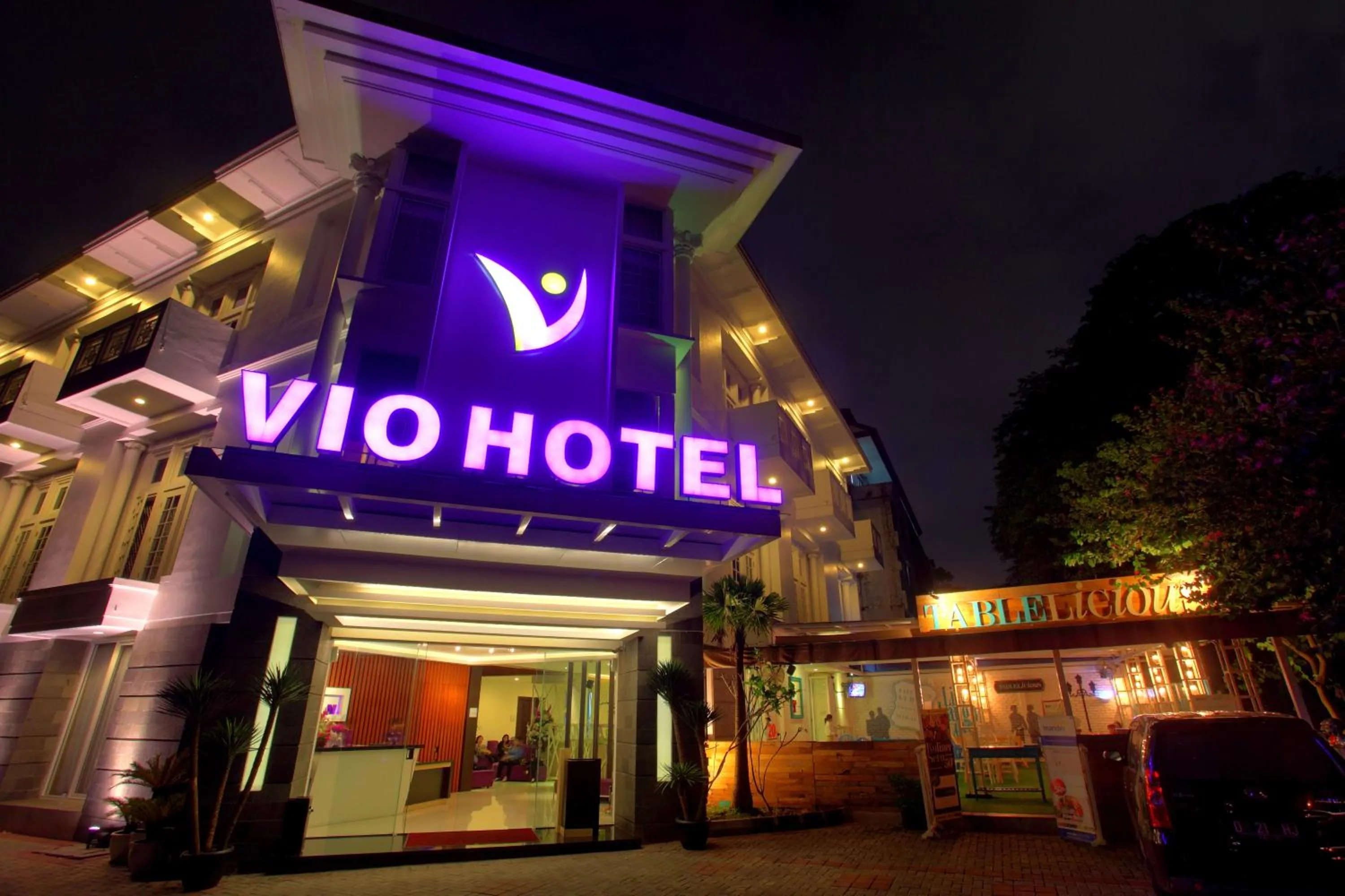 Facade/entrance in Vio Hotel Cimanuk Bandung